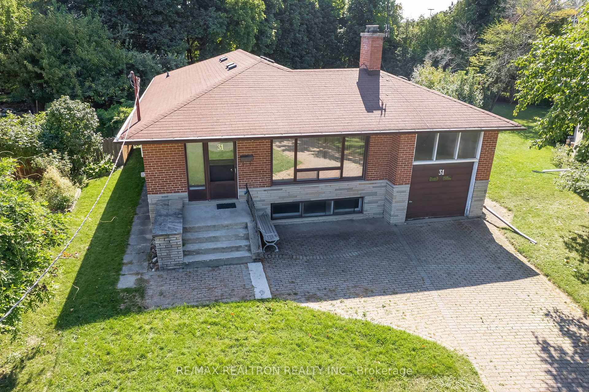 31 Bowerbank Dr, Toronto, ON M2M1Z9 | 3 Bedroom 2 Bathroom Detached House | Image 1