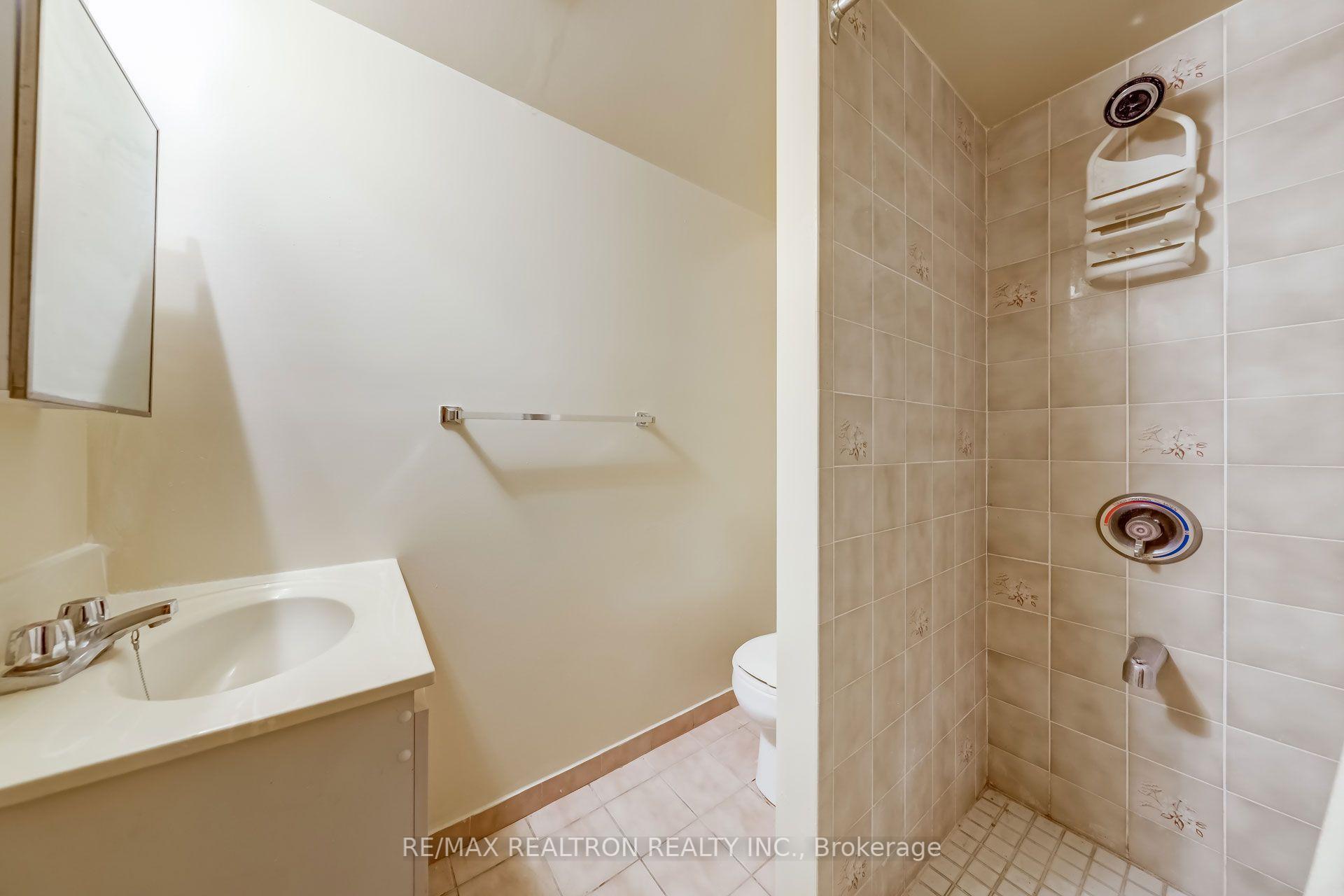 31 Bowerbank Dr, Toronto, ON M2M1Z9 | 3 Bedroom 2 Bathroom Detached House | Image 18