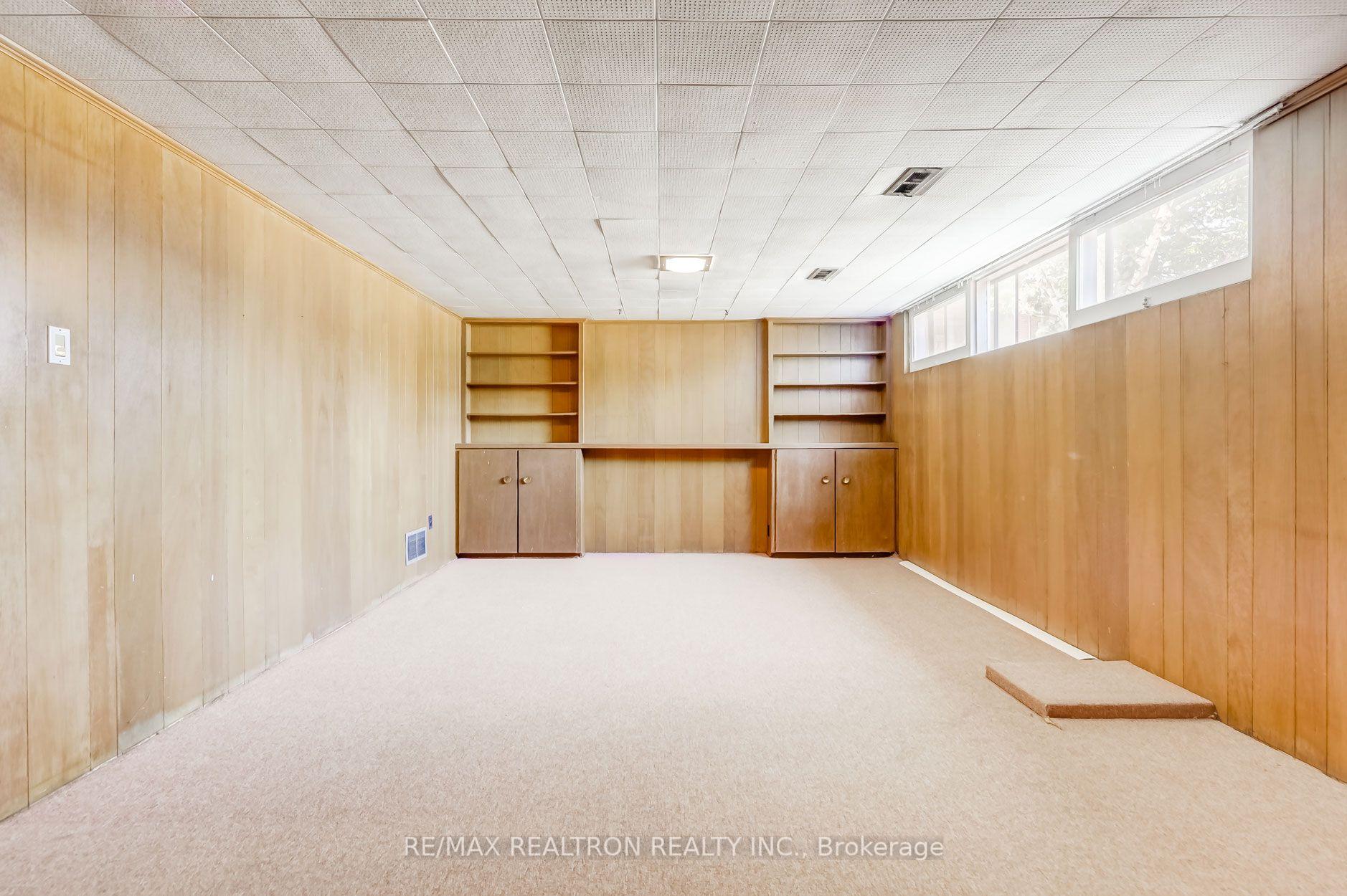 31 Bowerbank Dr, Toronto, ON M2M1Z9 | 3 Bedroom 2 Bathroom Detached House | Image 20