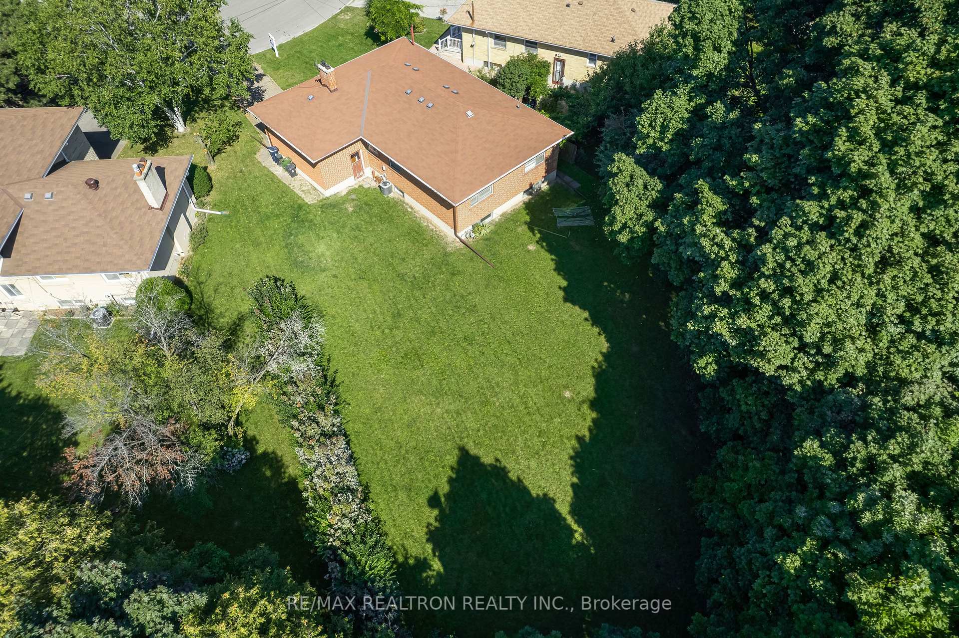 31 Bowerbank Dr, Toronto, ON M2M1Z9 | 3 Bedroom 2 Bathroom Detached House | Image 21