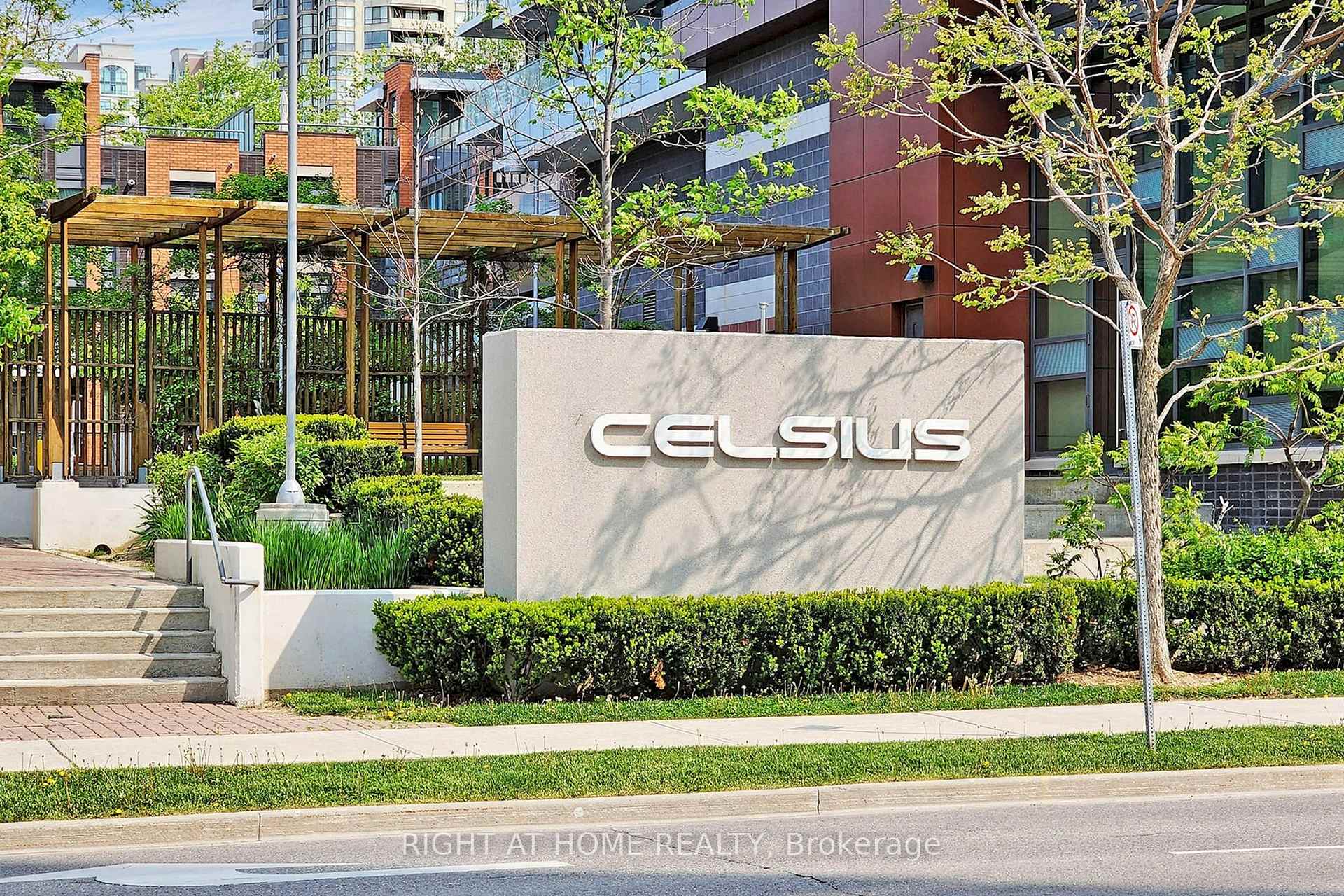 #902 - 68 Canterbury Pl, Toronto, ON M2N0H8 | 2 Bedroom 2 Bathroom Condo Apt | Image 2