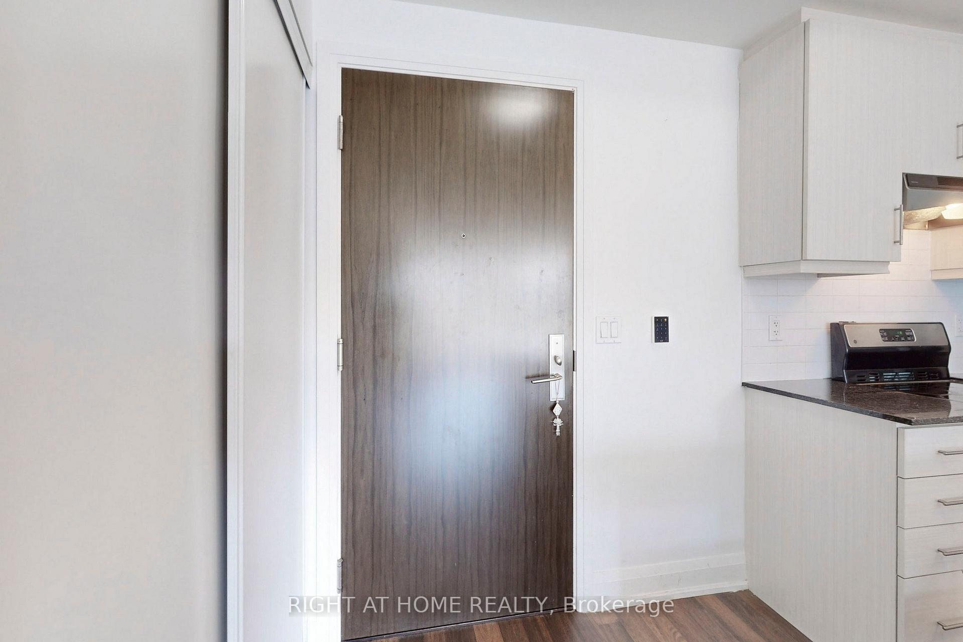 #902 - 68 Canterbury Pl, Toronto, ON M2N0H8 | 2 Bedroom 2 Bathroom Condo Apt | Image 8