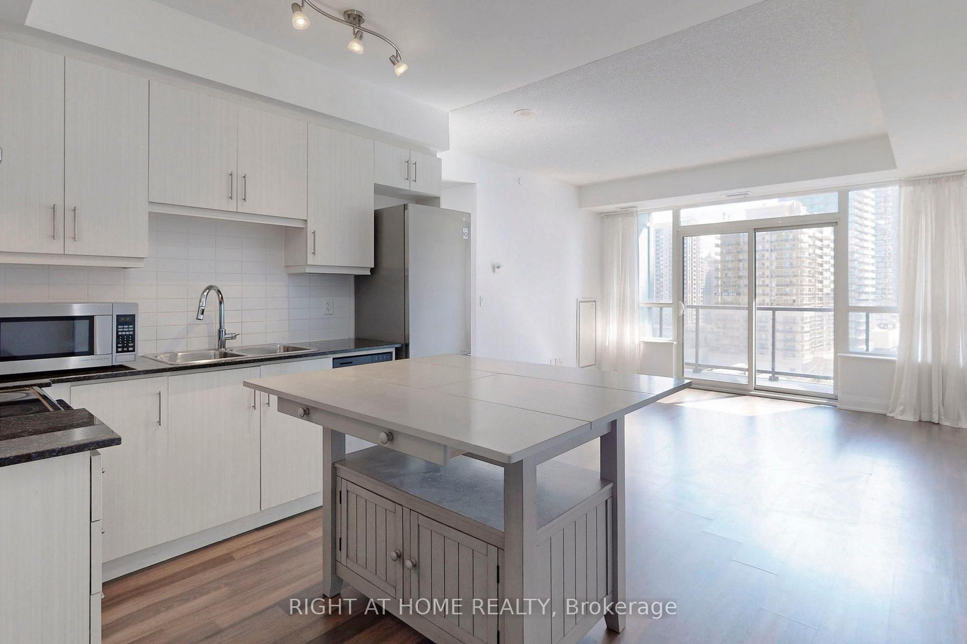 #902 - 68 Canterbury Pl, Toronto, ON M2N0H8 | 2 Bedroom 2 Bathroom Condo Apt | Image 9