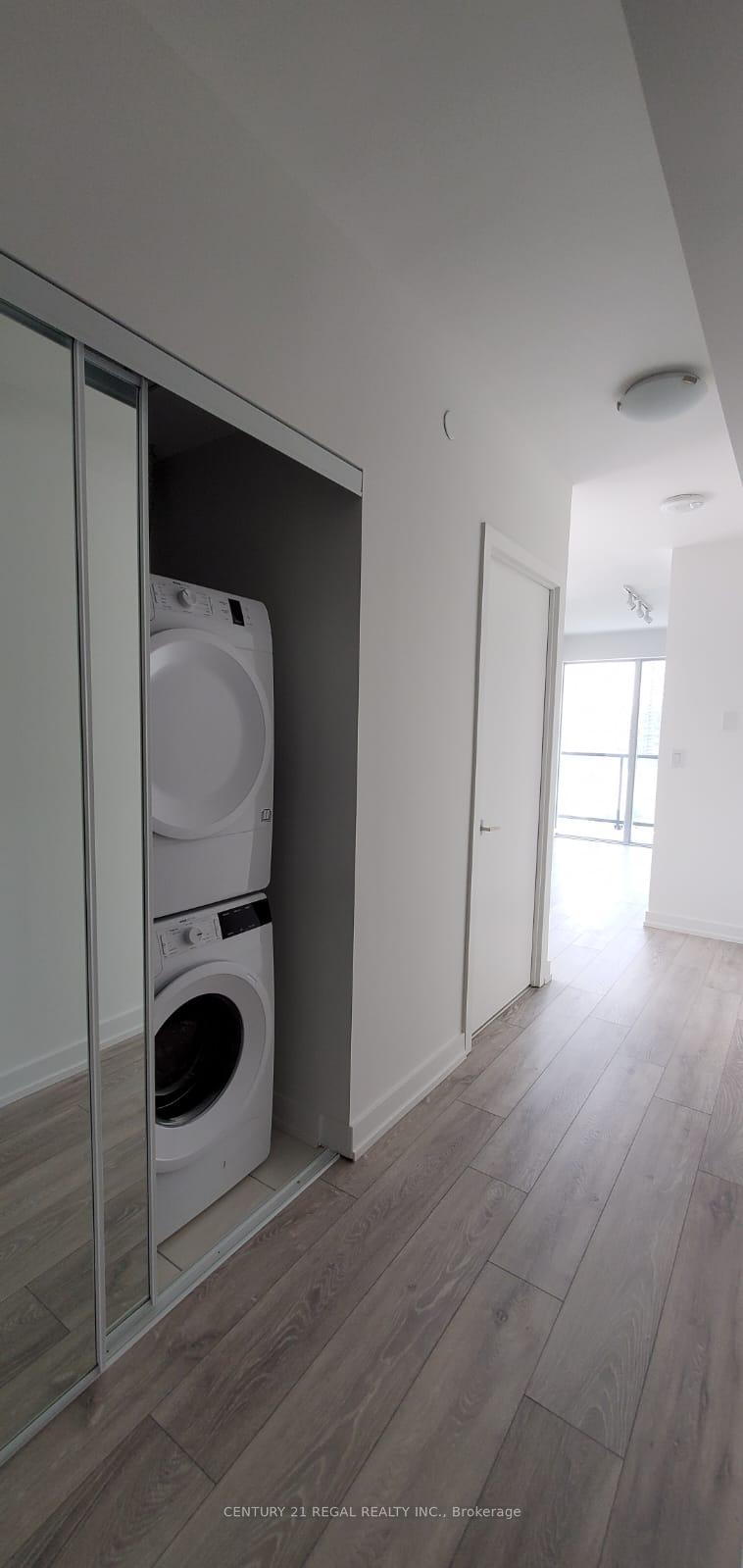 #2009 - 159 Wellesley St E, Toronto, ON M4Y0H5 | 1 Bedroom 1 Bathroom Condo Apt | Image 9