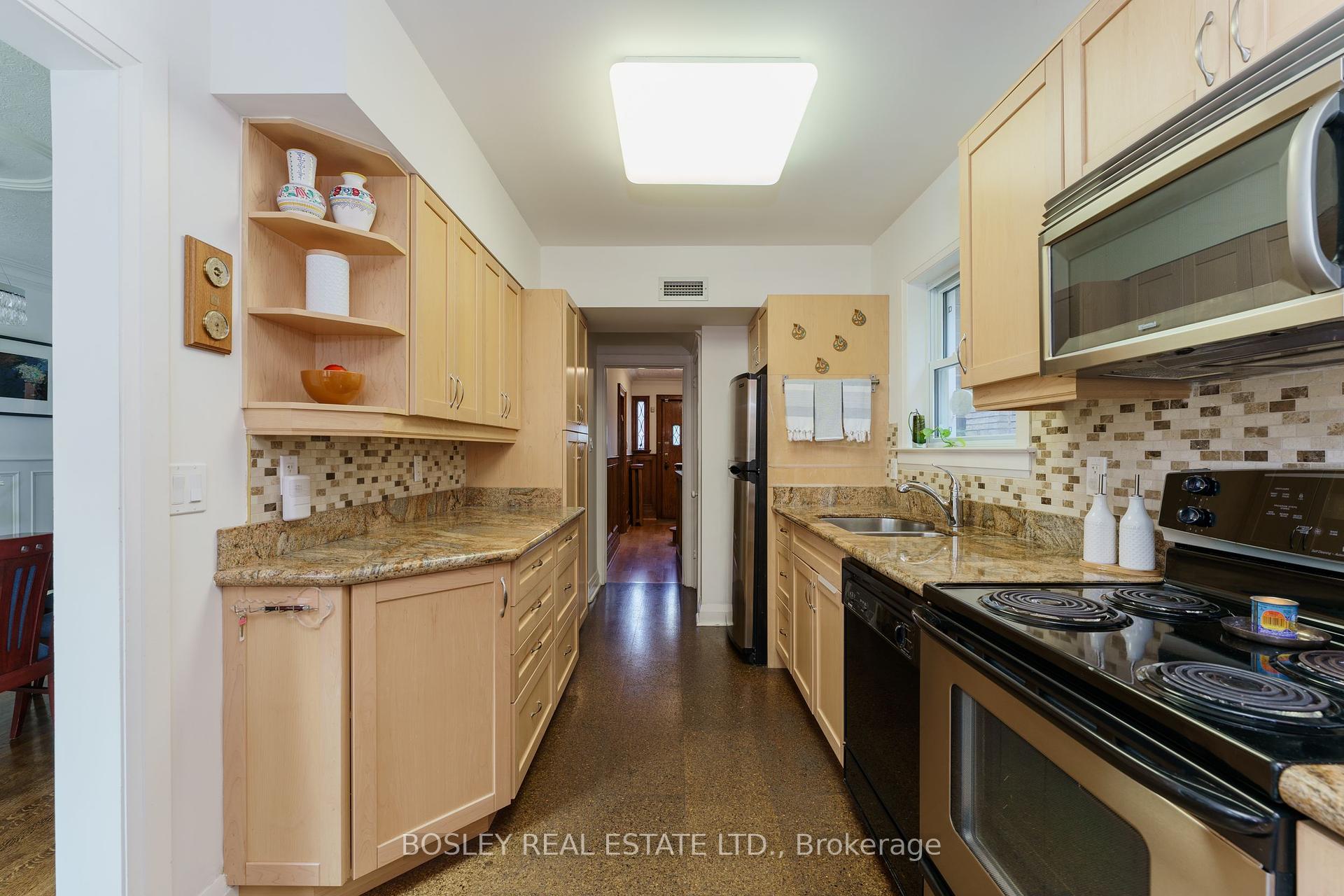 75 Willowbank Blvd, Toronto, ON M5N1G7 | 3 Bedroom 3 Bathroom Detached House | Image 16