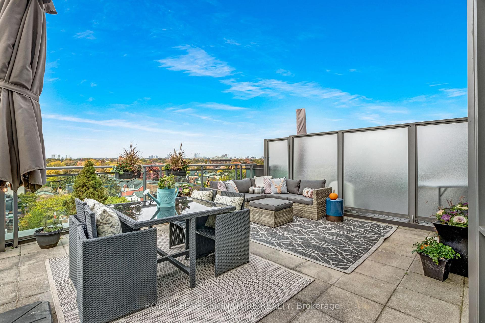#716 - 1169 Queen St W, Toronto, ON M6J1J4 | 2 Bedroom 2 Bathroom Condo Apt | Image 24
