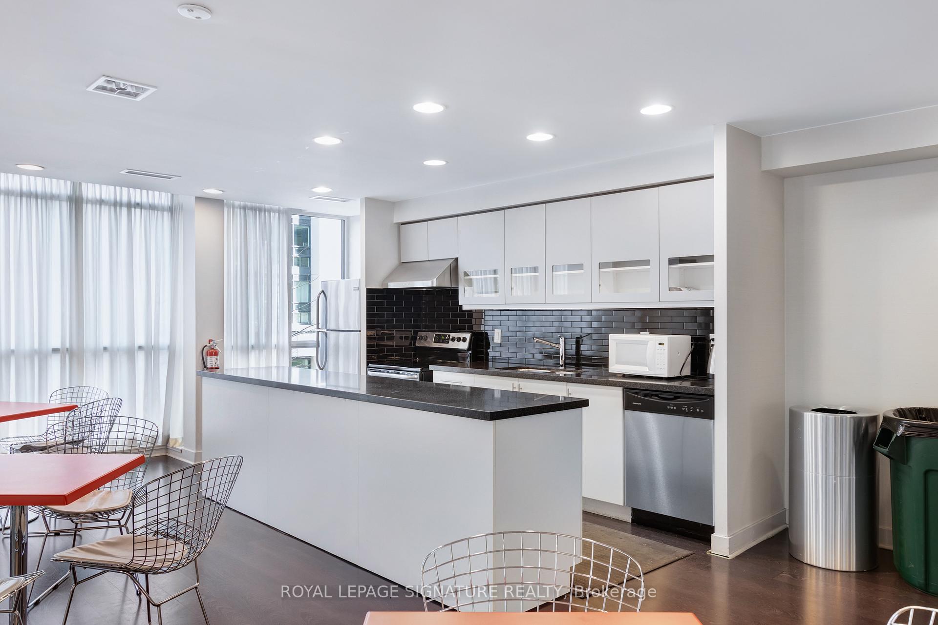 #716 - 1169 Queen St W, Toronto, ON M6J1J4 | 2 Bedroom 2 Bathroom Condo Apt | Image 31