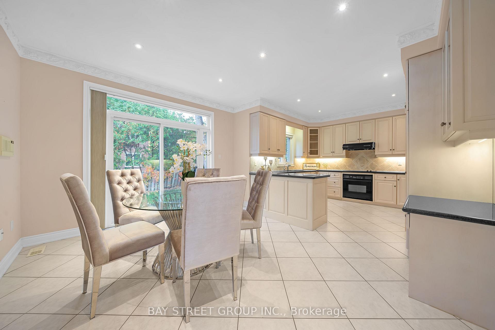 30 Creekside Rd, Toronto, ON M2M4E1 | 5 Bedroom 6 Bathroom Detached House | Image 12