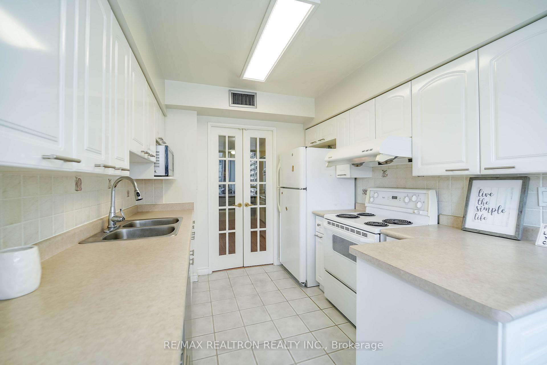 #1211 - 30 Greenfield Ave, Toronto, ON M2N6N3 | 3 Bedroom 3 Bathroom Condo Apt | Image 16