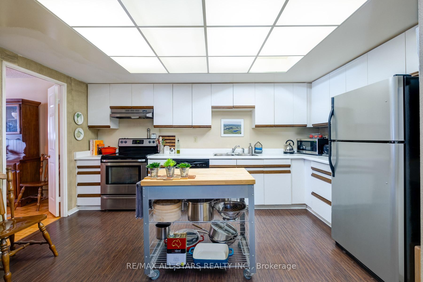 #804 - 131 Beecroft Rd, Toronto, ON M2N6G9 | 2 Bedroom 2 Bathroom Condo Apt | Image 11