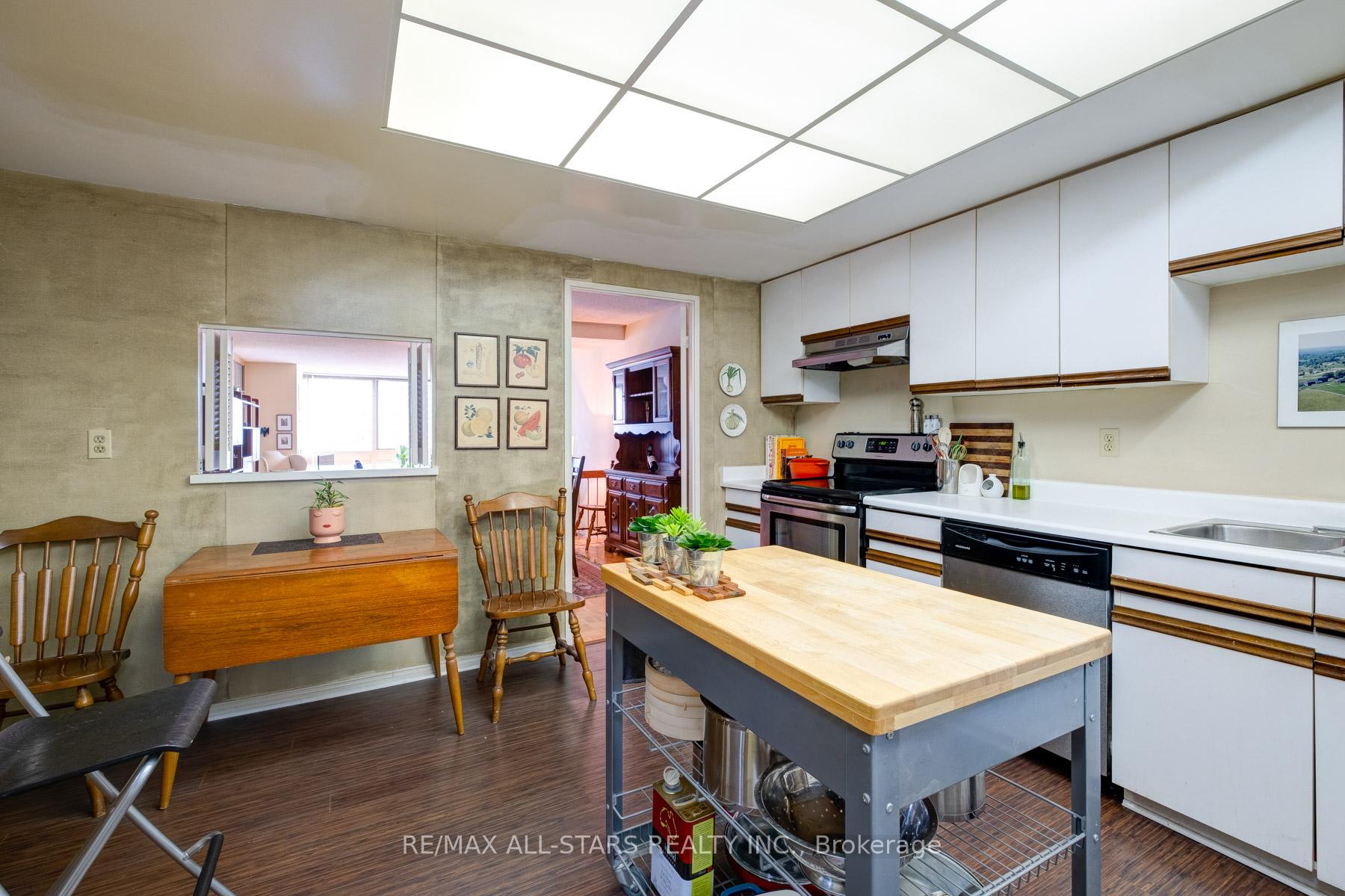 #804 - 131 Beecroft Rd, Toronto, ON M2N6G9 | 2 Bedroom 2 Bathroom Condo Apt | Image 12