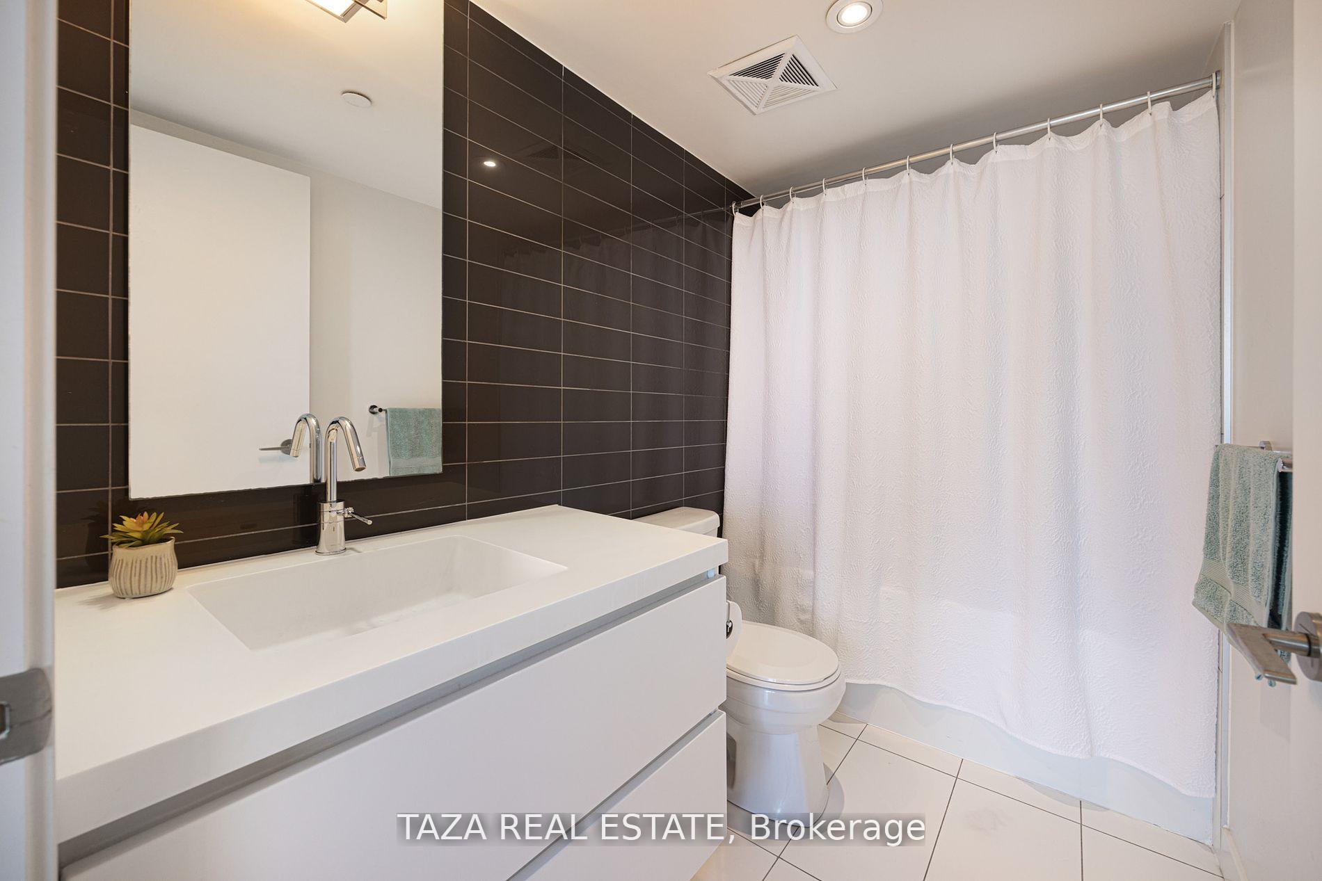 #1006 - 85 Queens Wharf Rd, Toronto, ON M5V0J9 | 3 Bedroom 2 Bathroom Condo Apt | Image 16