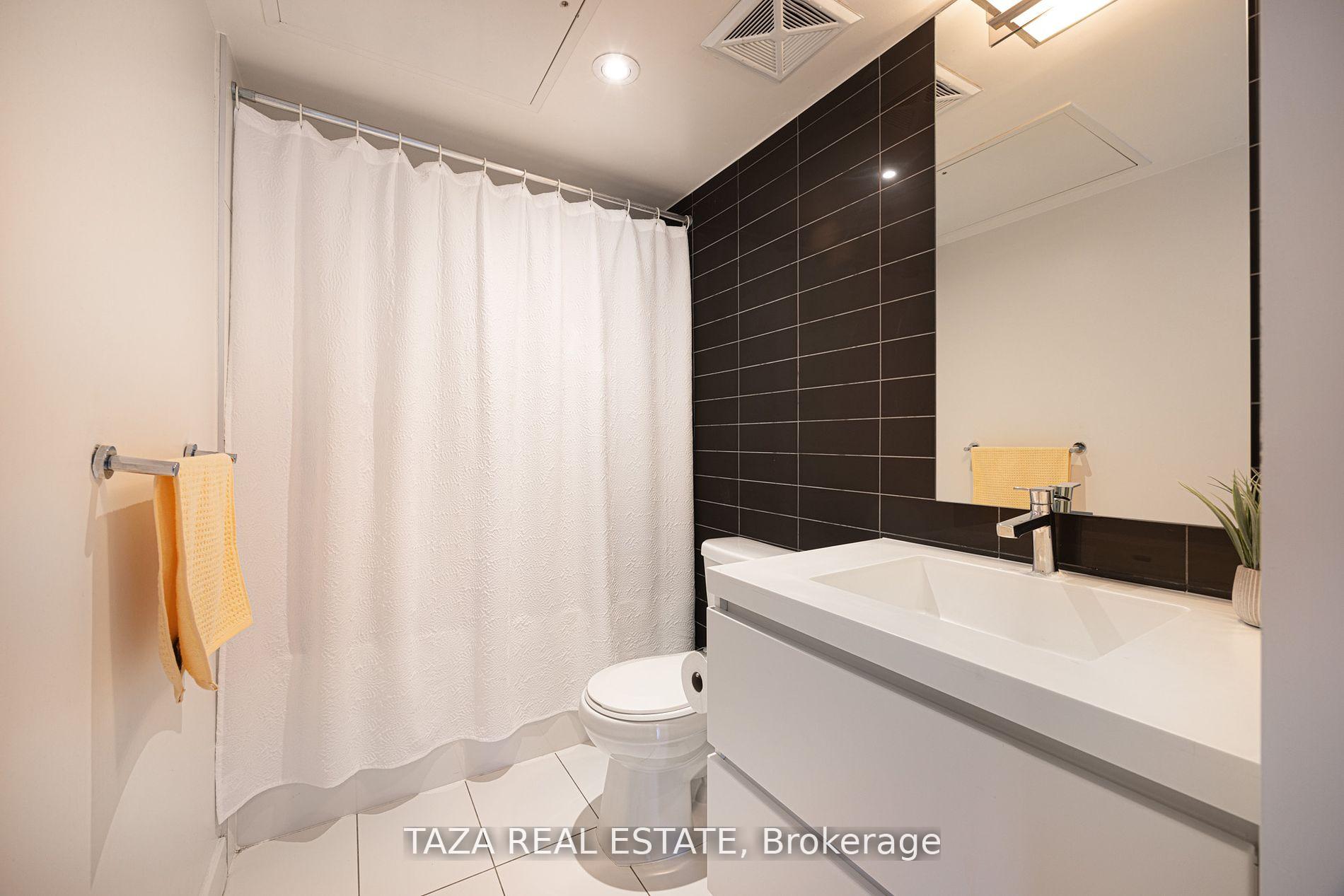 #1006 - 85 Queens Wharf Rd, Toronto, ON M5V0J9 | 3 Bedroom 2 Bathroom Condo Apt | Image 23