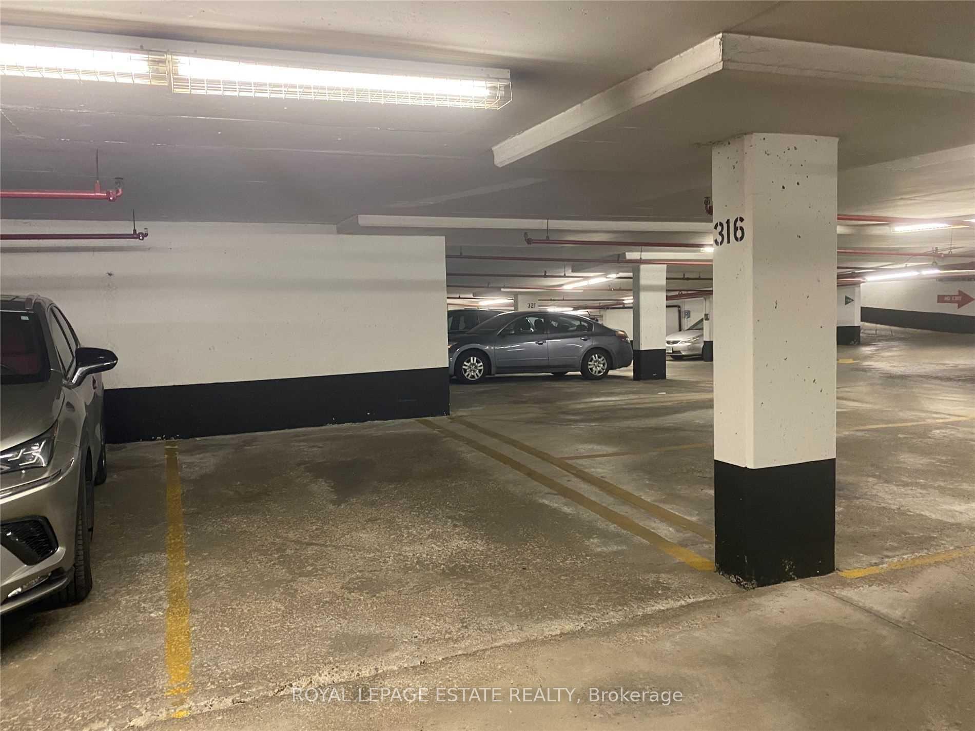 #Ph3 - 280 Simcoe St, Toronto, ON M5T2Y5 | 2 Bedroom 2 Bathroom Condo Apt | Image 11