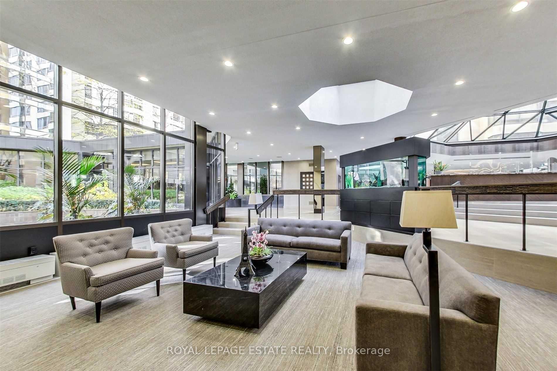 #Ph3 - 280 Simcoe St, Toronto, ON M5T2Y5 | 2 Bedroom 2 Bathroom Condo Apt | Image 18