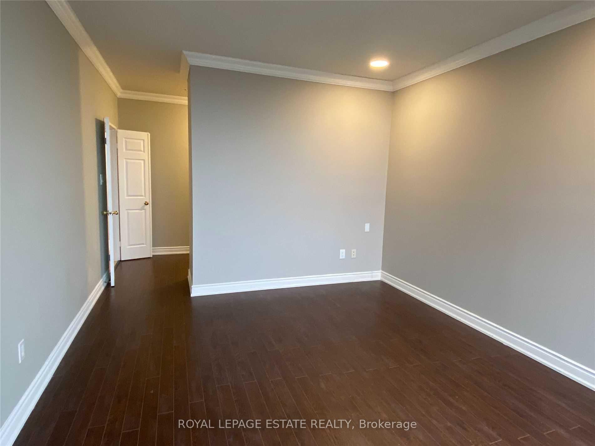 #Ph3 - 280 Simcoe St, Toronto, ON M5T2Y5 | 2 Bedroom 2 Bathroom Condo Apt | Image 5