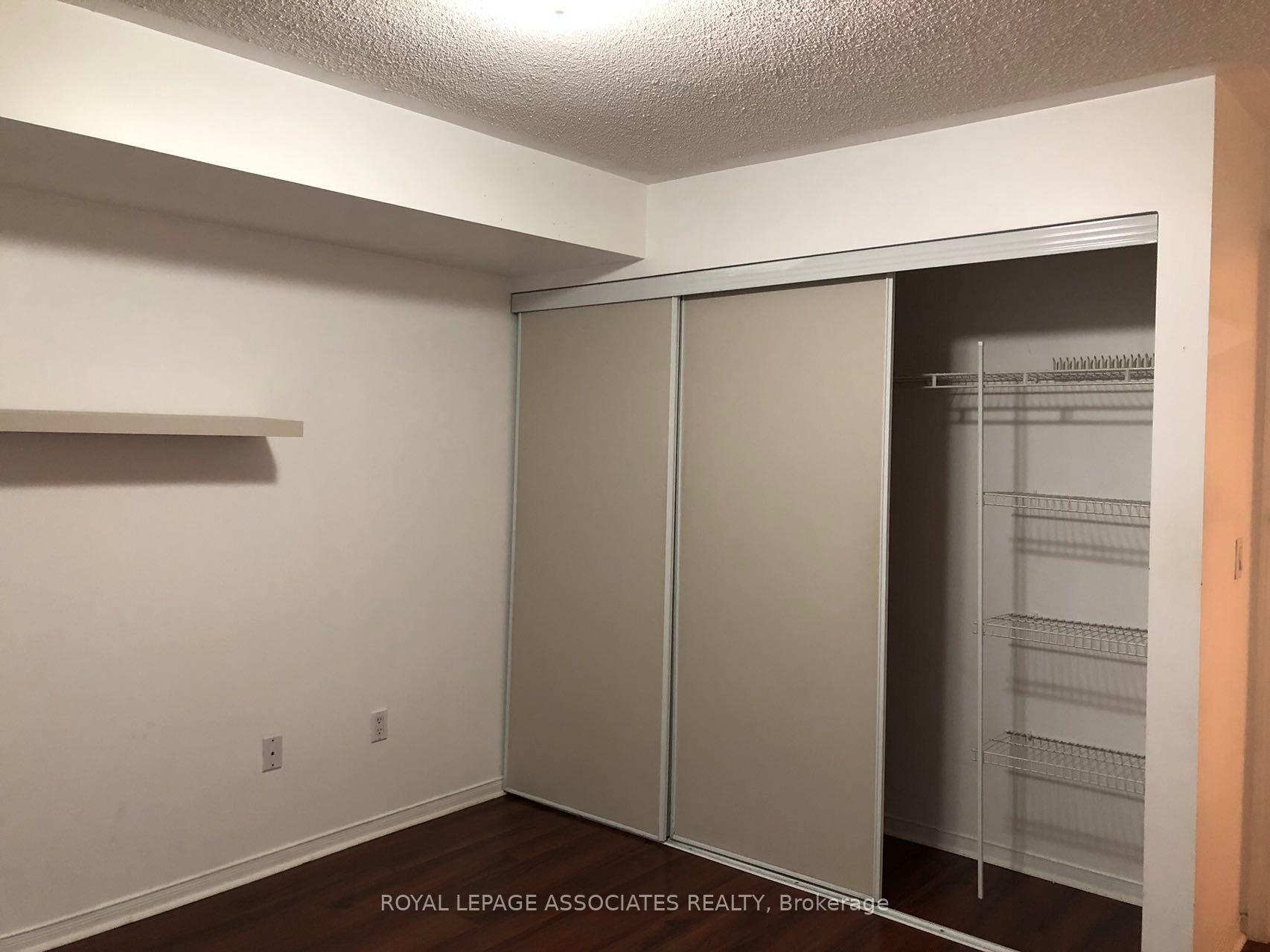 #805 - 909 Bay St, Toronto, ON M5S3G2 | 1 Bedroom 1 Bathroom Condo Apt | Image 8