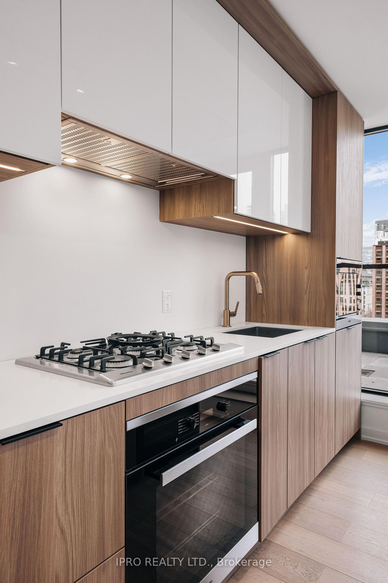 #903 - 123 Portland St, Toronto, ON M5V2N4 | 3 Bedroom 4 Bathroom Condo Apt | Image 8