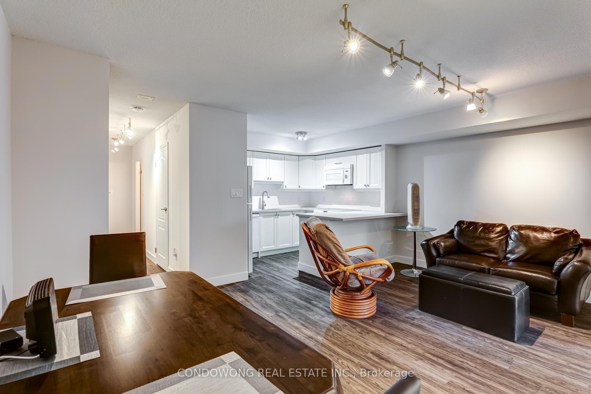 #501 - 25 The Esplanade, Toronto, ON M5E1W5 | 2 Bedroom 1 Bathroom Condo Apt | Image 3