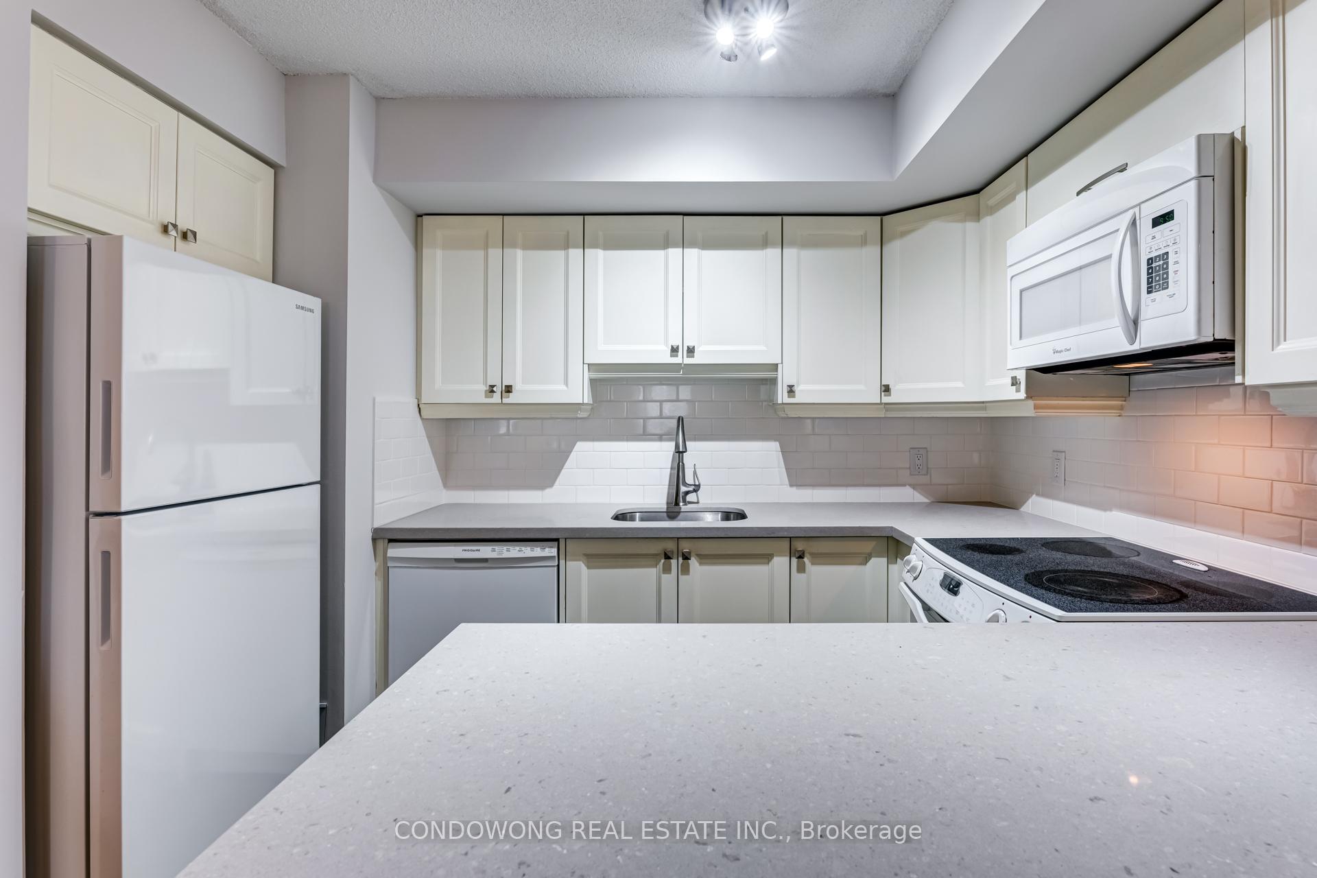 #501 - 25 The Esplanade, Toronto, ON M5E1W5 | 2 Bedroom 1 Bathroom Condo Apt | Image 4