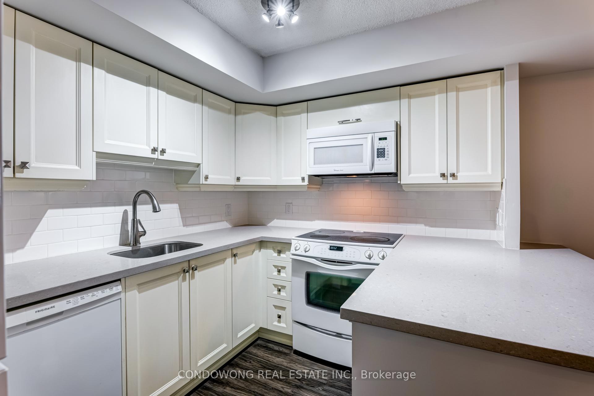 #501 - 25 The Esplanade, Toronto, ON M5E1W5 | 2 Bedroom 1 Bathroom Condo Apt | Image 5