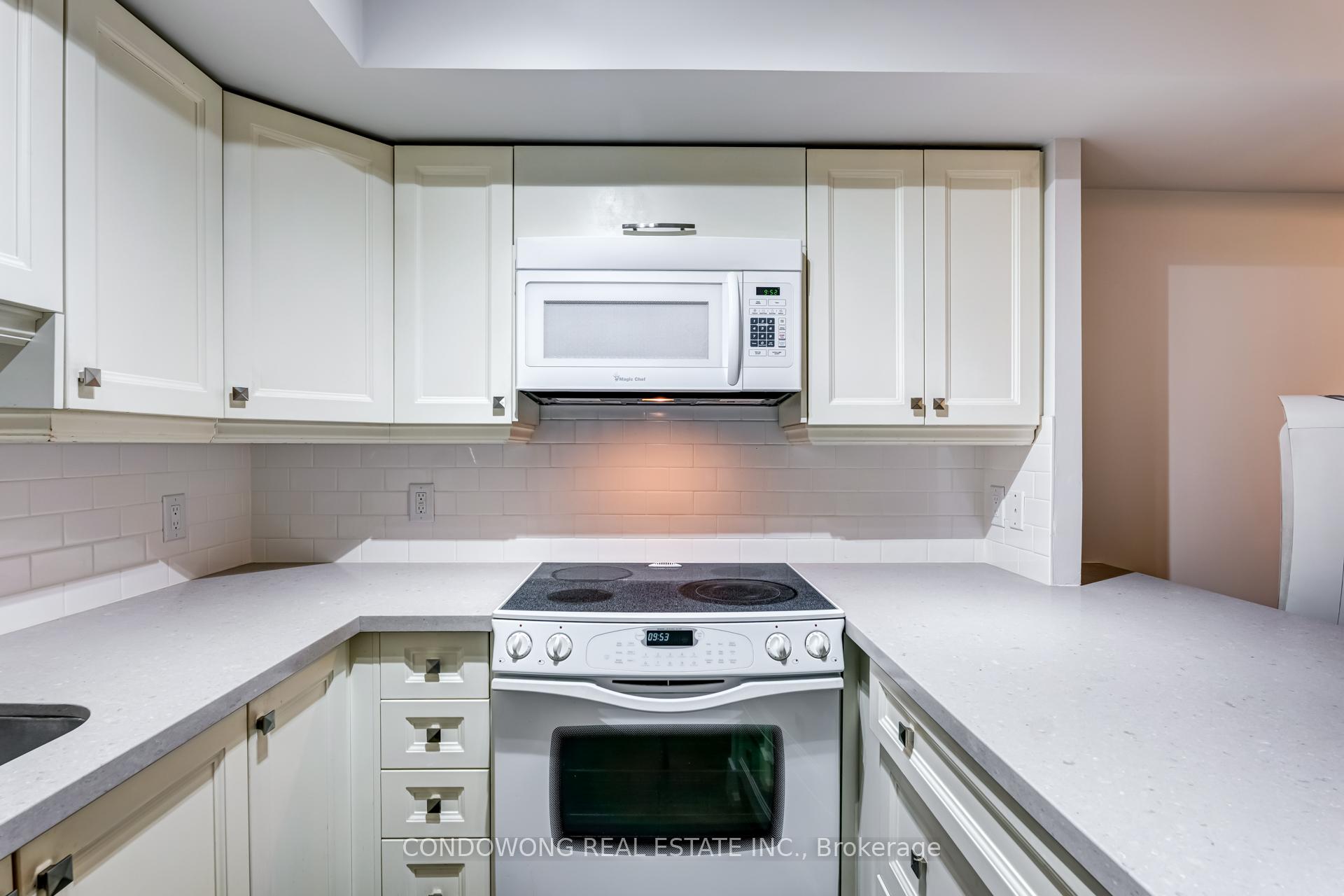 #501 - 25 The Esplanade, Toronto, ON M5E1W5 | 2 Bedroom 1 Bathroom Condo Apt | Image 6