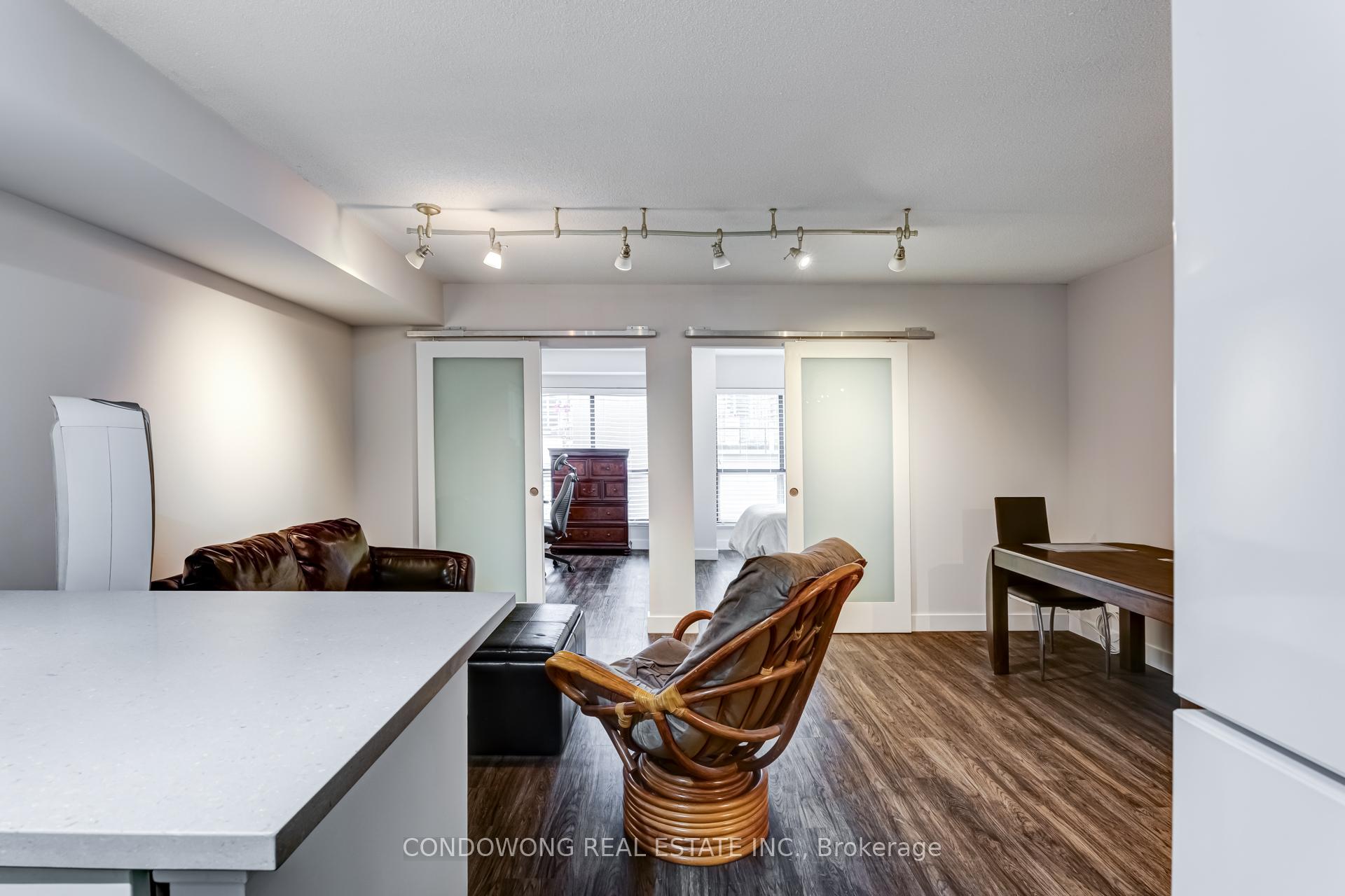 #501 - 25 The Esplanade, Toronto, ON M5E1W5 | 2 Bedroom 1 Bathroom Condo Apt | Image 7