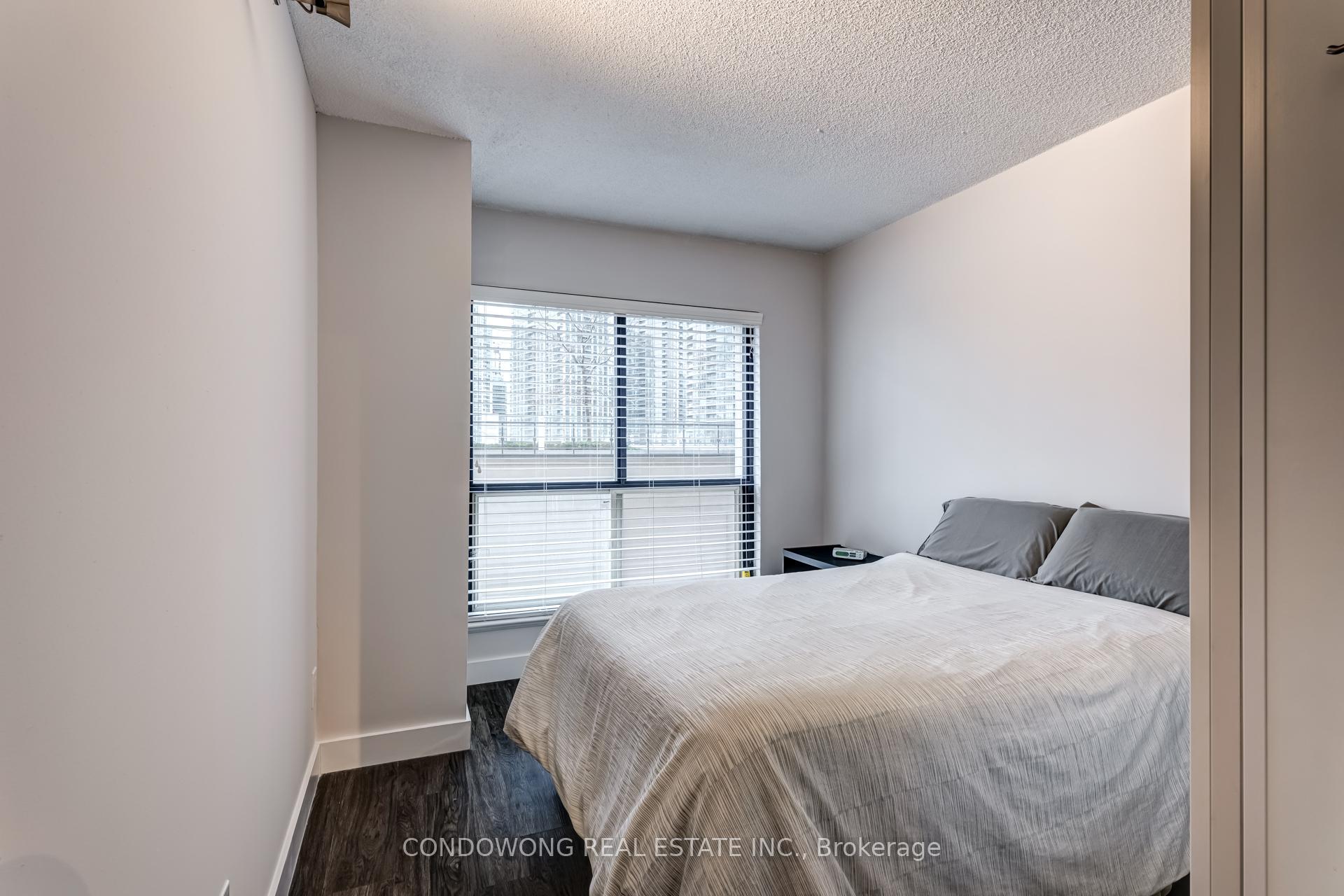 #501 - 25 The Esplanade, Toronto, ON M5E1W5 | 2 Bedroom 1 Bathroom Condo Apt | Image 8