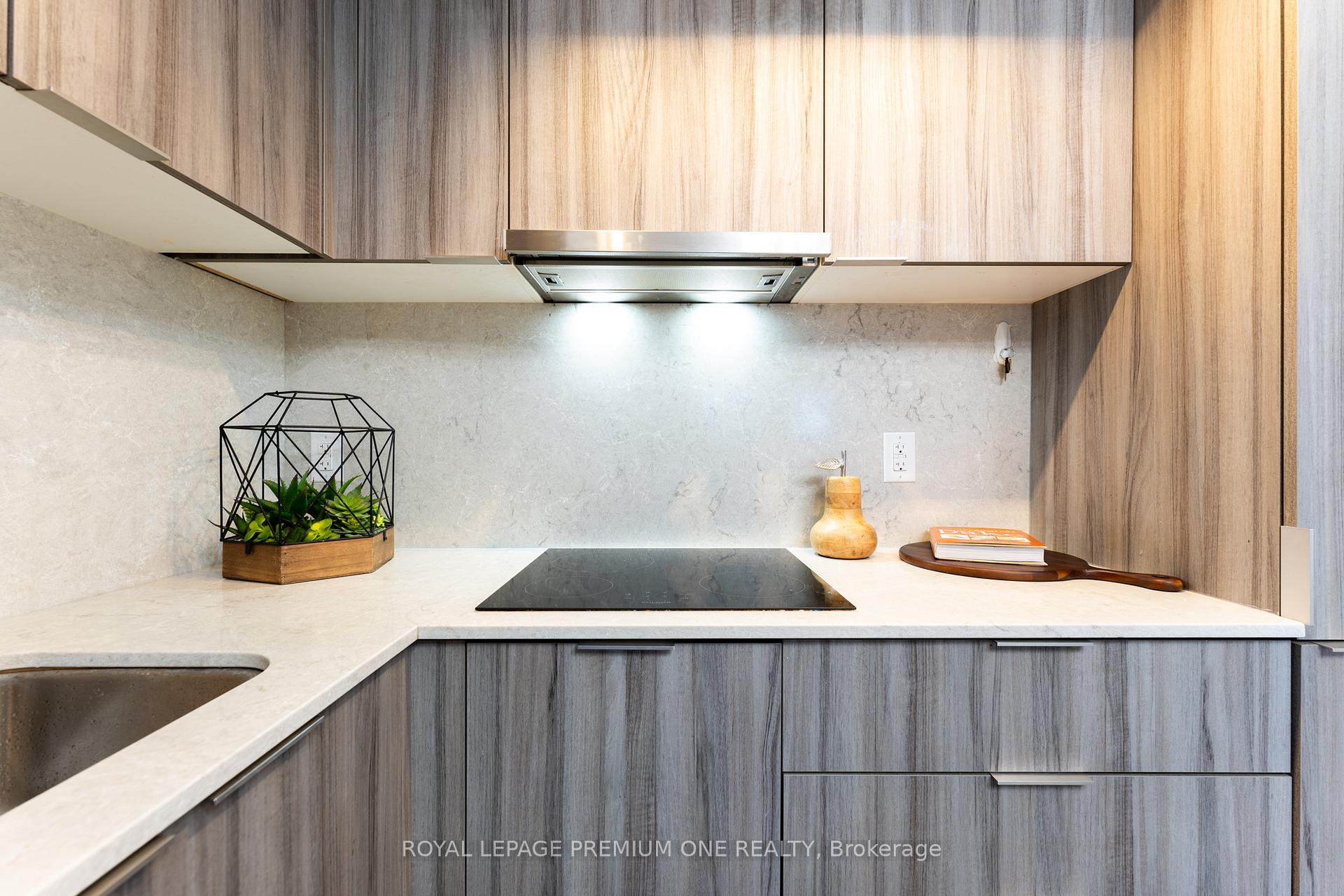 #2019 - 955 Bay St, Toronto, ON M5S0C6 | 1 Bedroom 1 Bathroom Condo Apt | Image 7