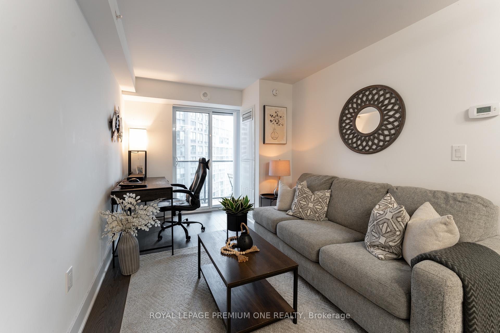 #2019 - 955 Bay St, Toronto, ON M5S0C6 | 1 Bedroom 1 Bathroom Condo Apt | Image 9