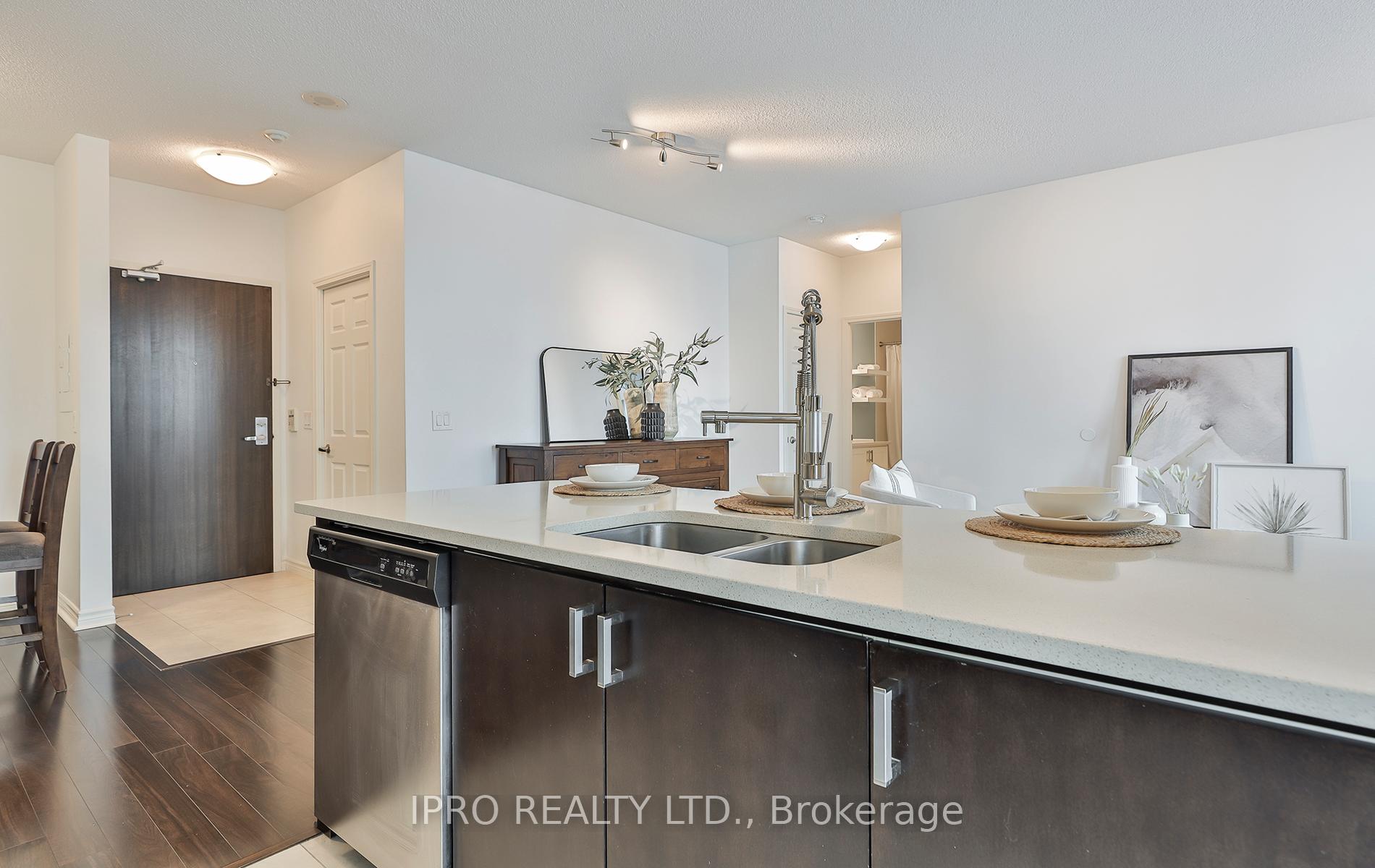 #211 - 19 Grand Trunk Cres, Toronto, ON M5J3A3 | 2 Bedroom 2 Bathroom Condo Apt | Image 11