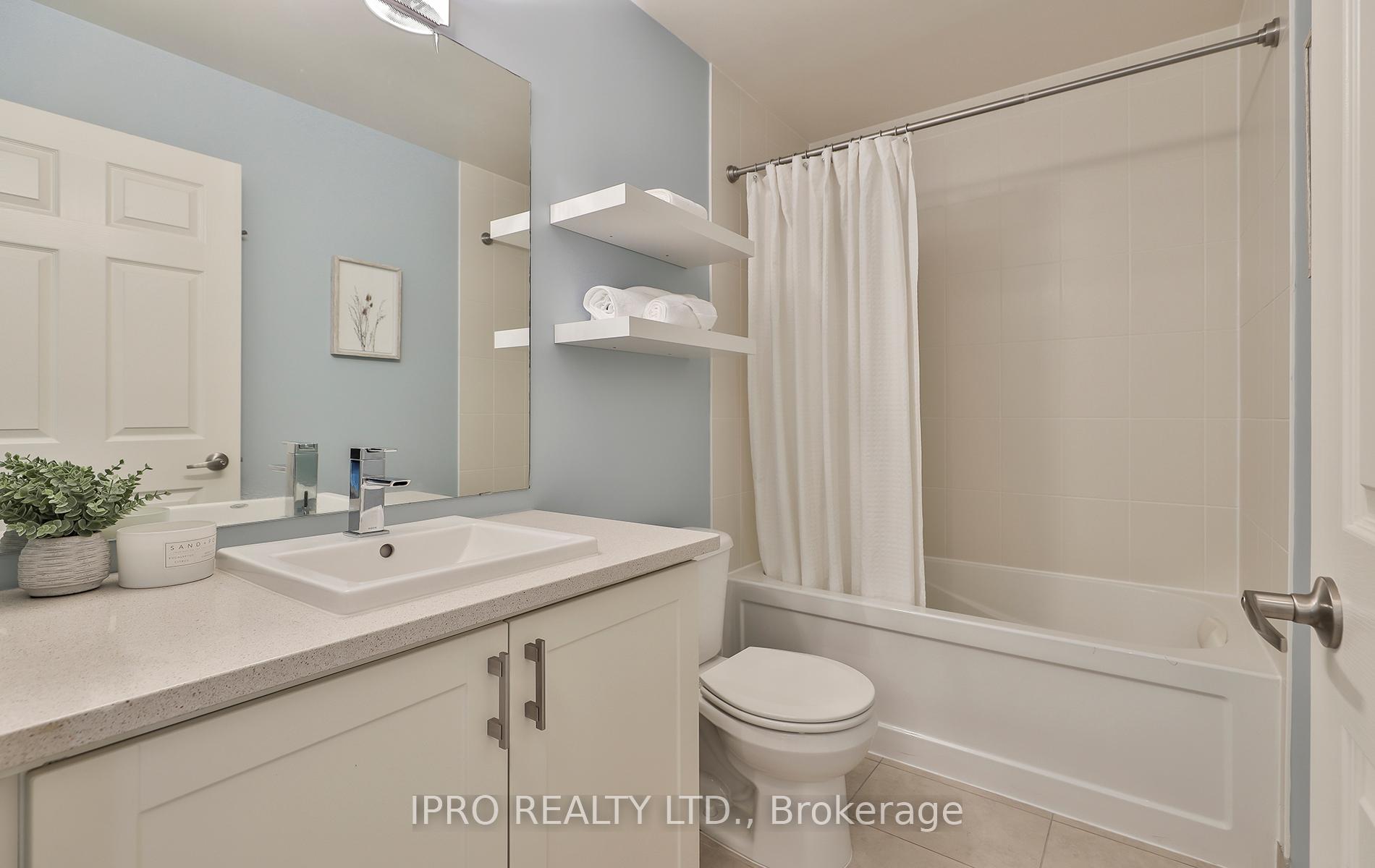 #211 - 19 Grand Trunk Cres, Toronto, ON M5J3A3 | 2 Bedroom 2 Bathroom Condo Apt | Image 14