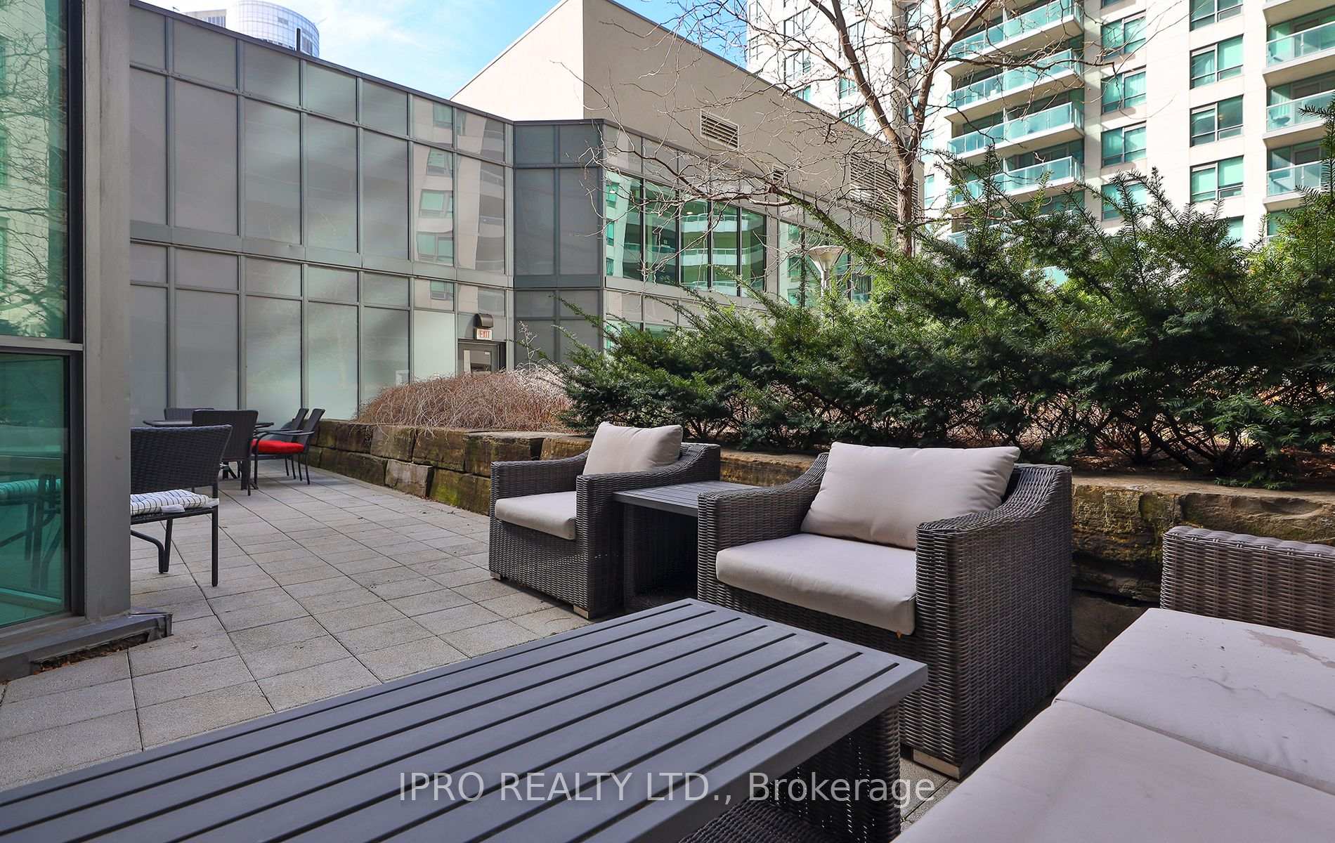 #211 - 19 Grand Trunk Cres, Toronto, ON M5J3A3 | 2 Bedroom 2 Bathroom Condo Apt | Image 25