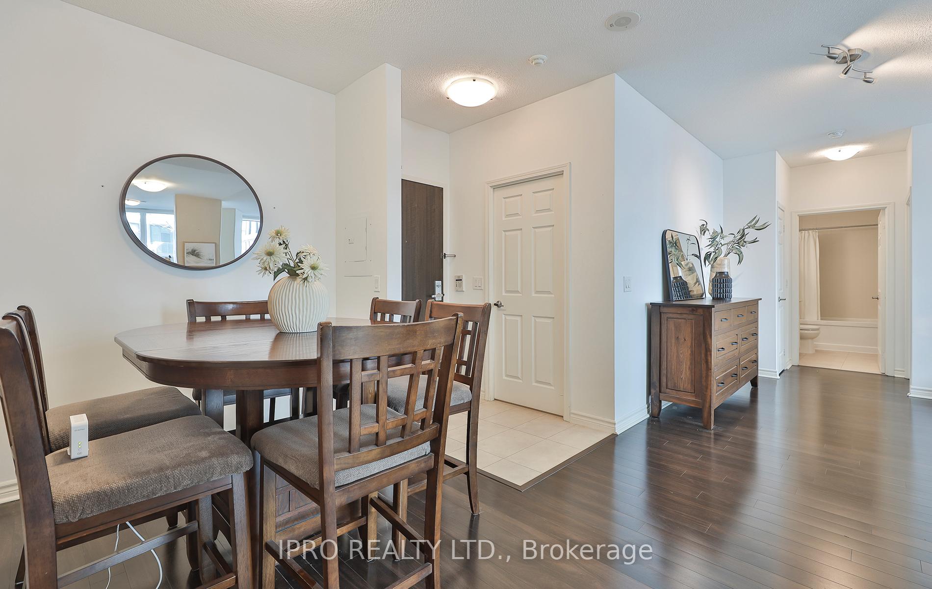 #211 - 19 Grand Trunk Cres, Toronto, ON M5J3A3 | 2 Bedroom 2 Bathroom Condo Apt | Image 8