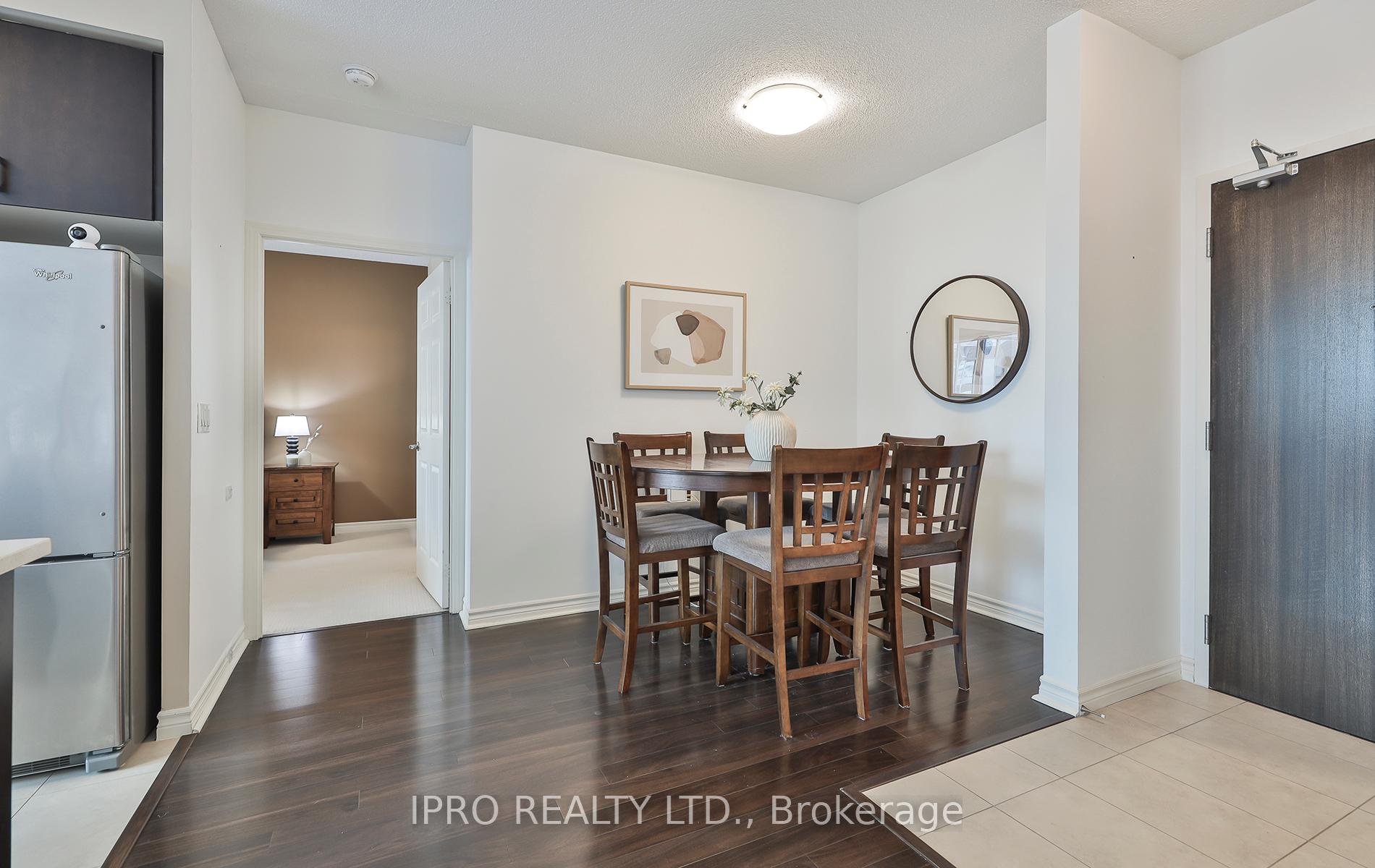 #211 - 19 Grand Trunk Cres, Toronto, ON M5J3A3 | 2 Bedroom 2 Bathroom Condo Apt | Image 9