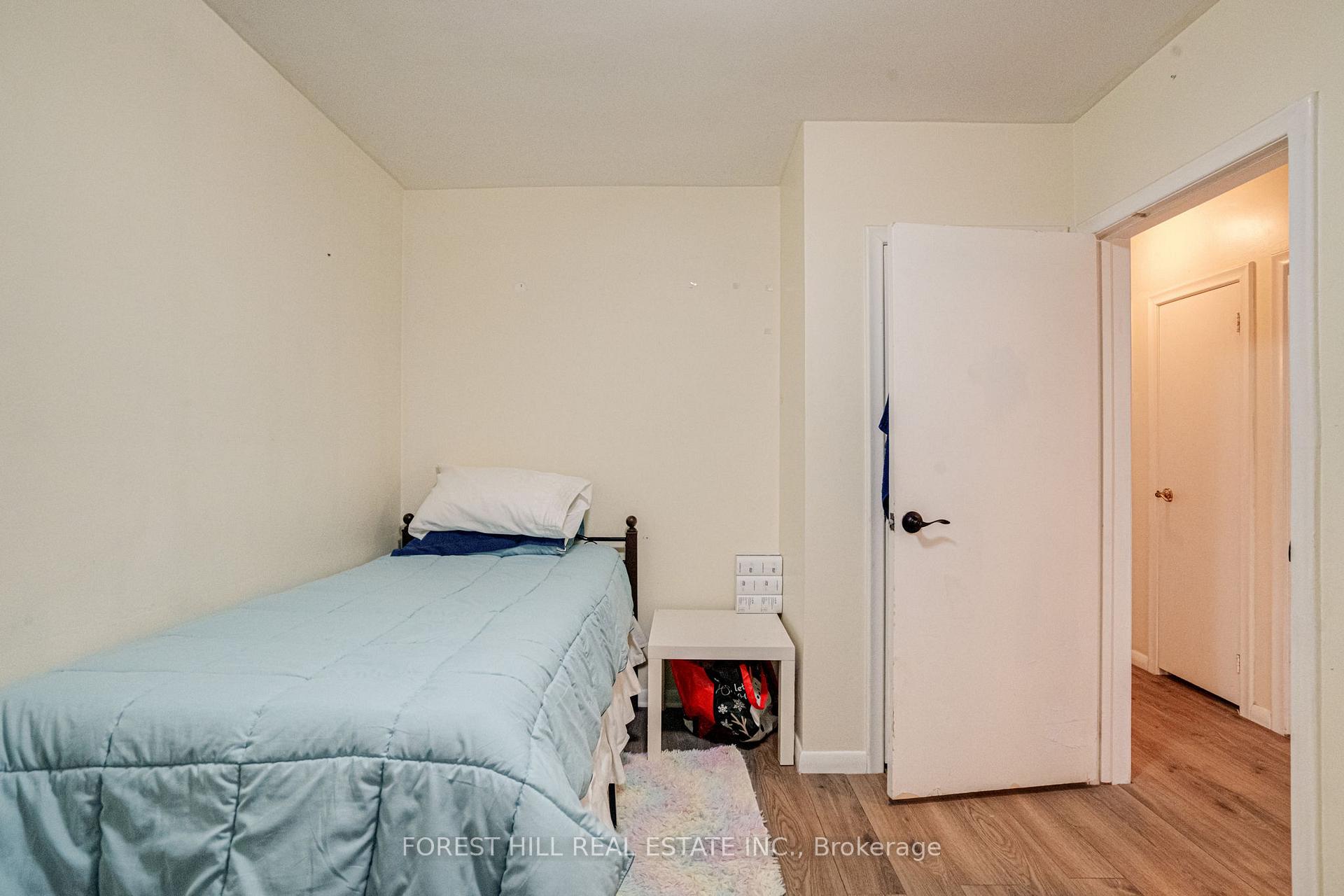 19 MCALLISTER Rd, Toronto, ON M3H2N1 | 3 Bedroom 2 Bathroom Detached House | Image 11