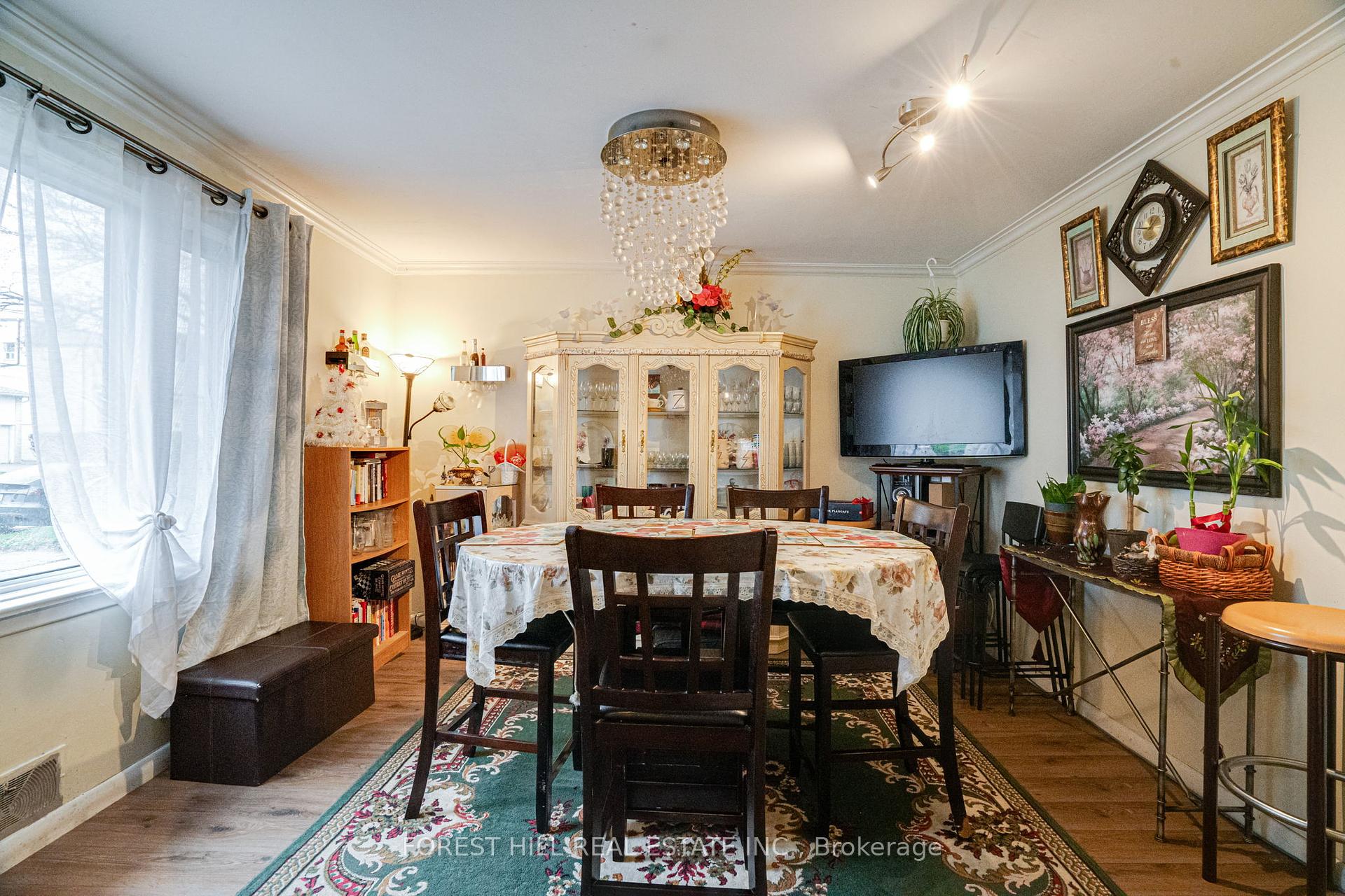 19 MCALLISTER Rd, Toronto, ON M3H2N1 | 3 Bedroom 2 Bathroom Detached House | Image 3