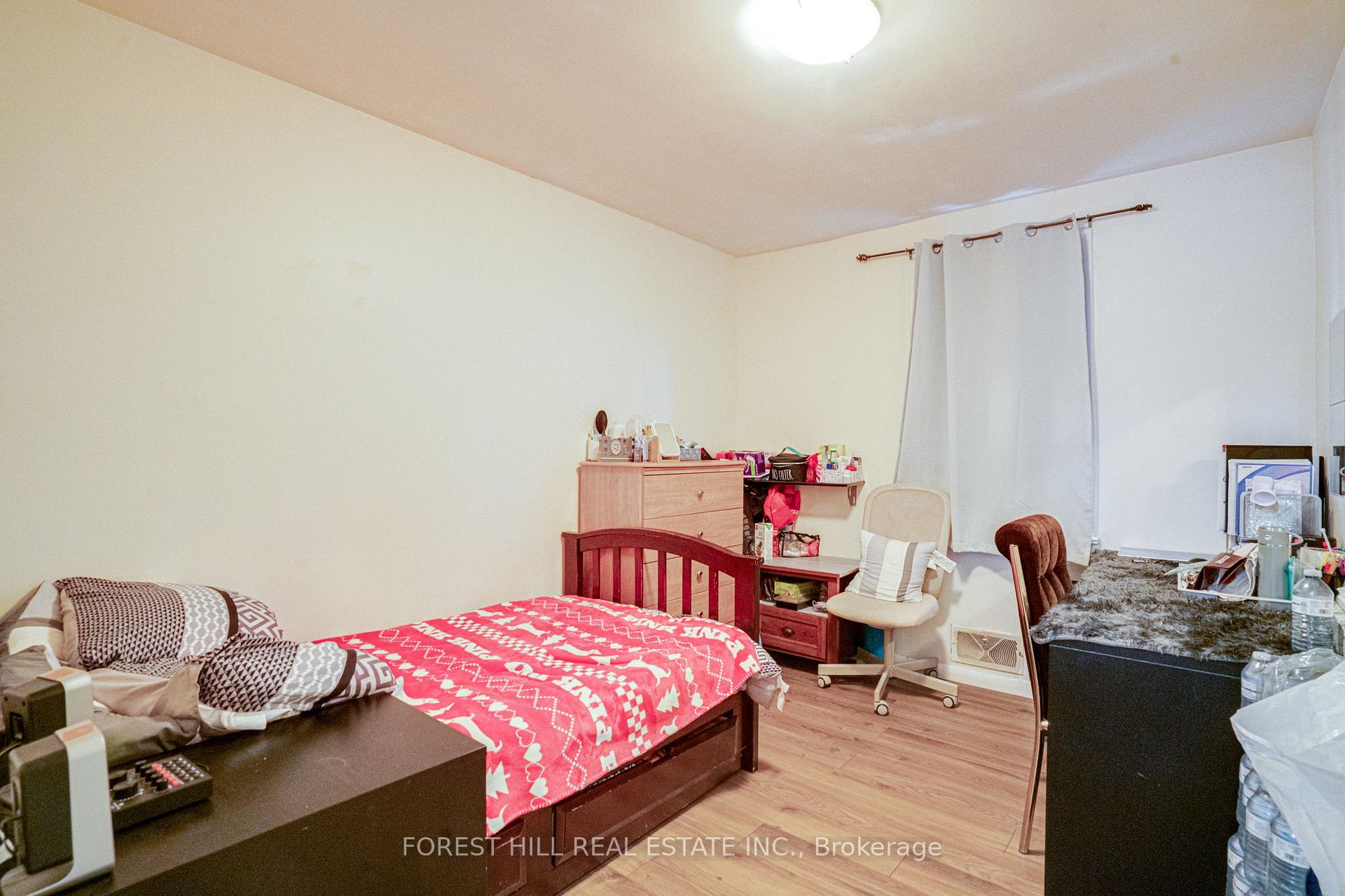 19 MCALLISTER Rd, Toronto, ON M3H2N1 | 3 Bedroom 2 Bathroom Detached House | Image 7