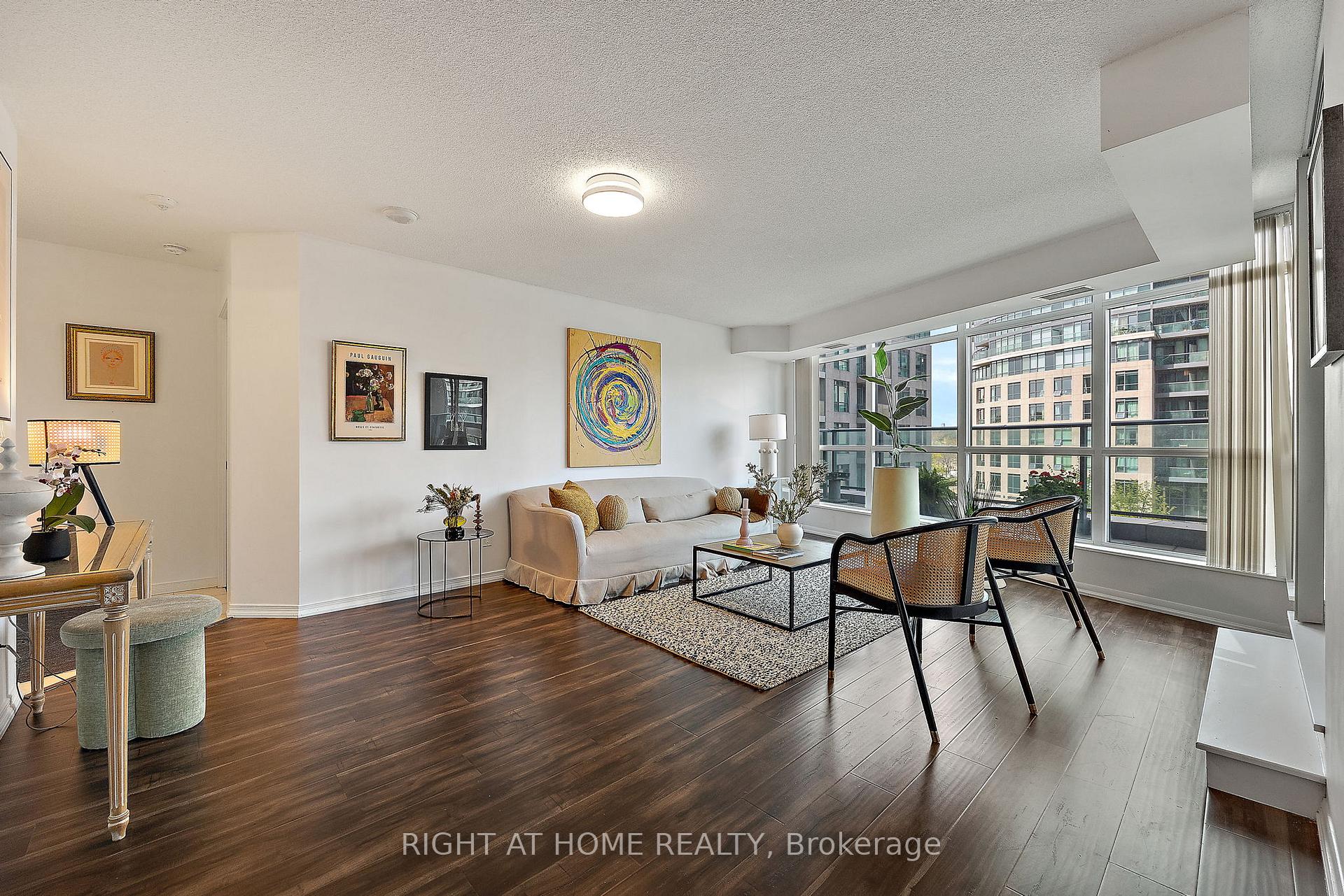 #419 - 215 Fort York Blvd, Toronto, ON M5V4A2 | 2 Bedroom 2 Bathroom Condo Apt | Image 2