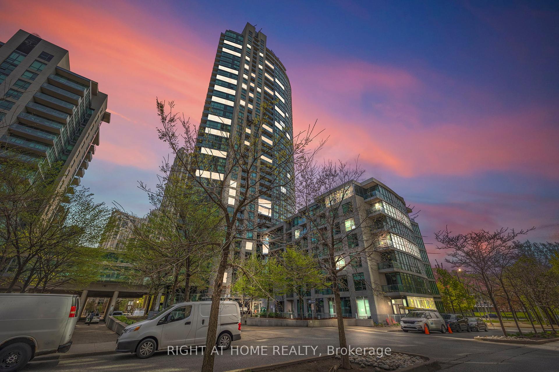 #419 - 215 Fort York Blvd, Toronto, ON M5V4A2 | 2 Bedroom 2 Bathroom Condo Apt | Image 22