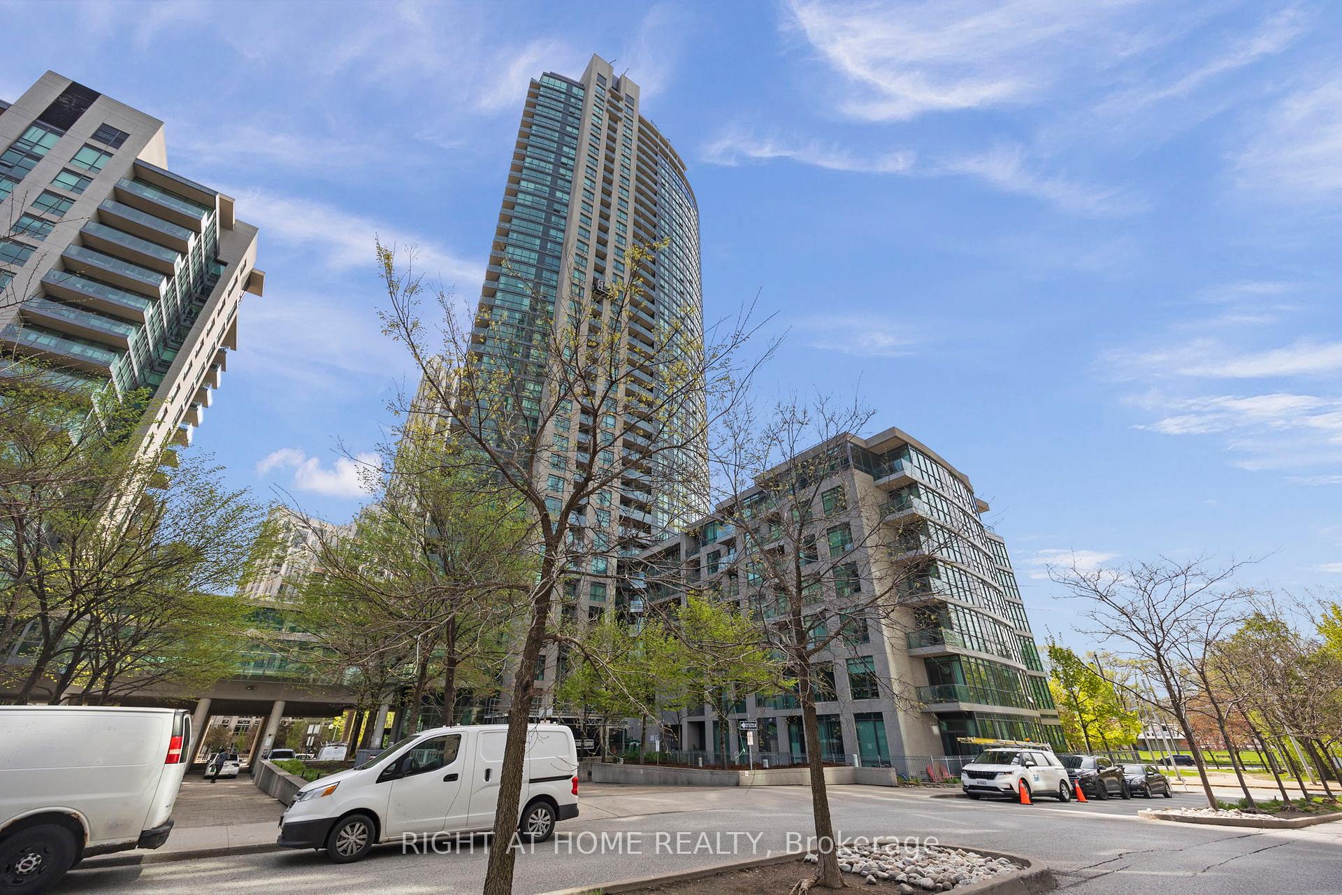 #419 - 215 Fort York Blvd, Toronto, ON M5V4A2 | 2 Bedroom 2 Bathroom Condo Apt | Image 23