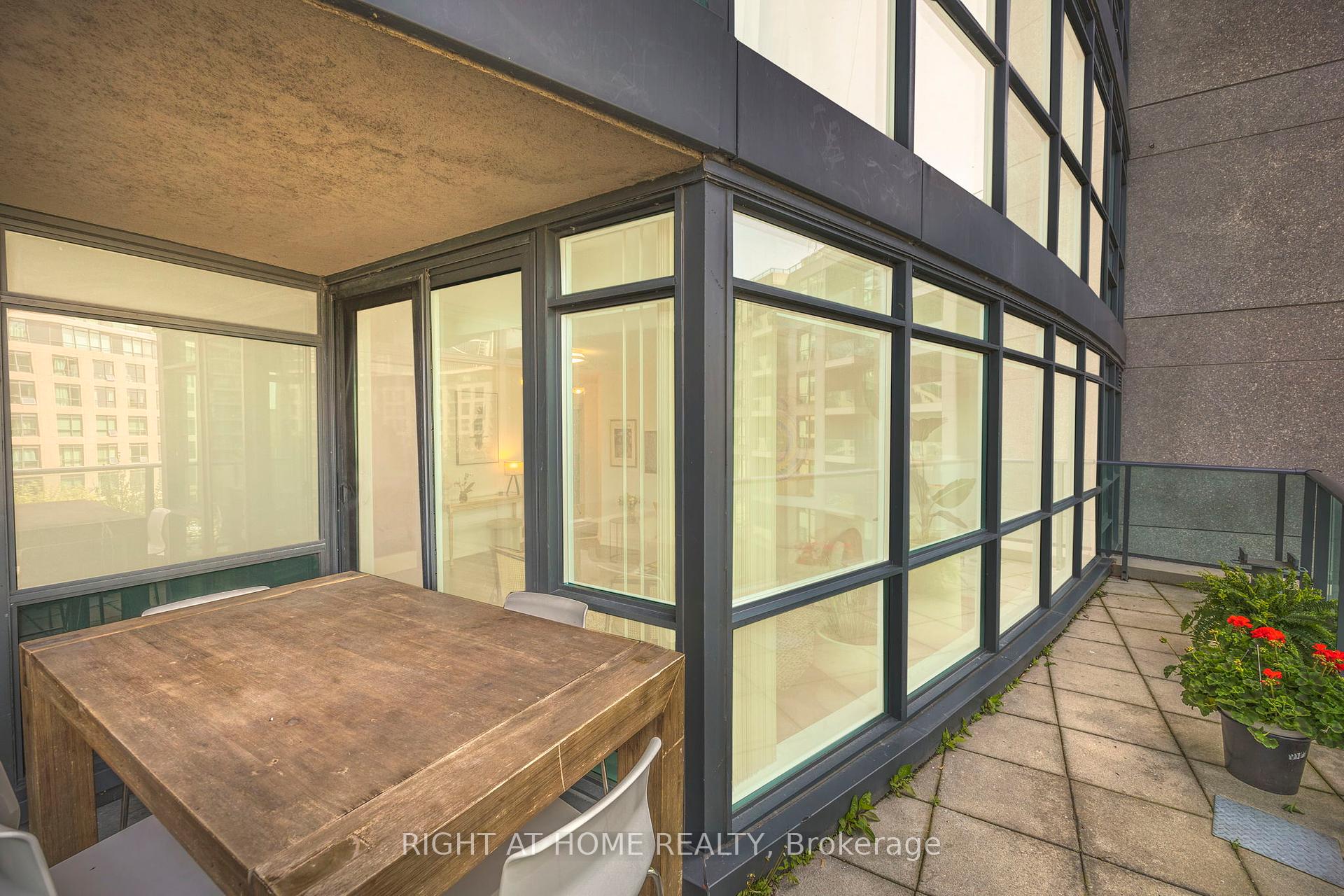 #419 - 215 Fort York Blvd, Toronto, ON M5V4A2 | 2 Bedroom 2 Bathroom Condo Apt | Image 29