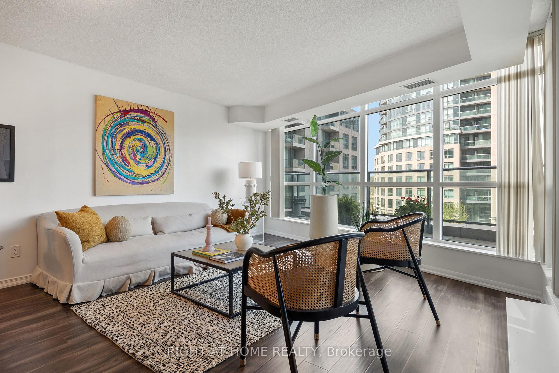 #419 - 215 Fort York Blvd, Toronto, ON M5V4A2 | 2 Bedroom 2 Bathroom Condo Apt | Image 5