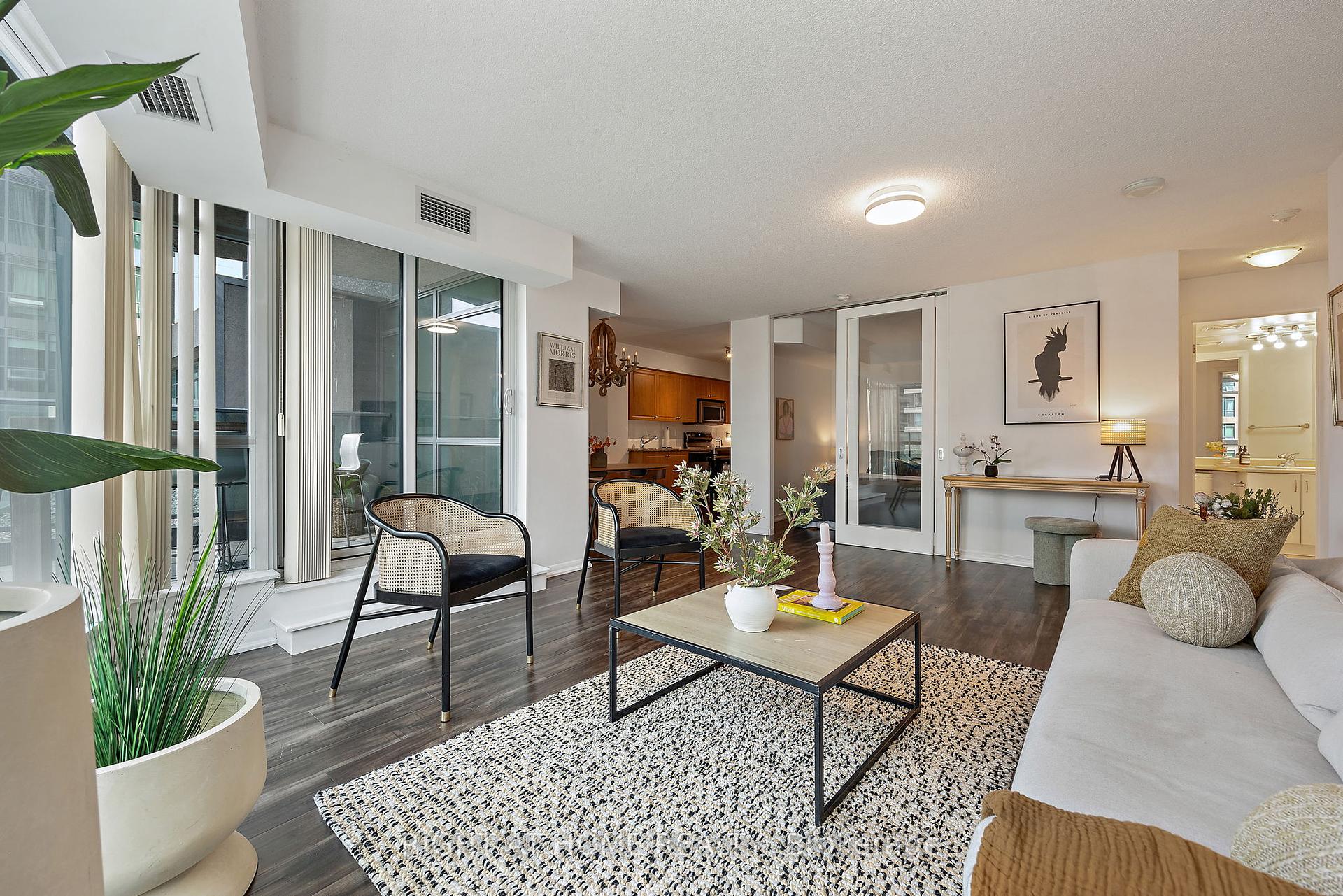 #419 - 215 Fort York Blvd, Toronto, ON M5V4A2 | 2 Bedroom 2 Bathroom Condo Apt | Image 6