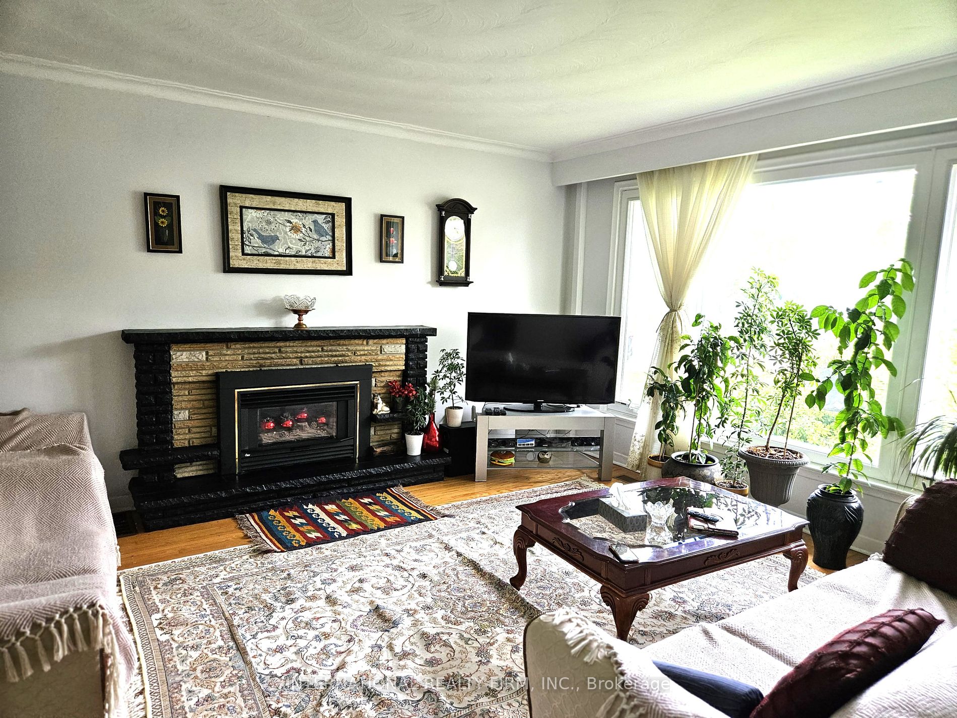 201 Bishop Ave, Toronto, ON M2M1Z7 | 5 Bedroom 3 Bathroom Detached House | Image 2