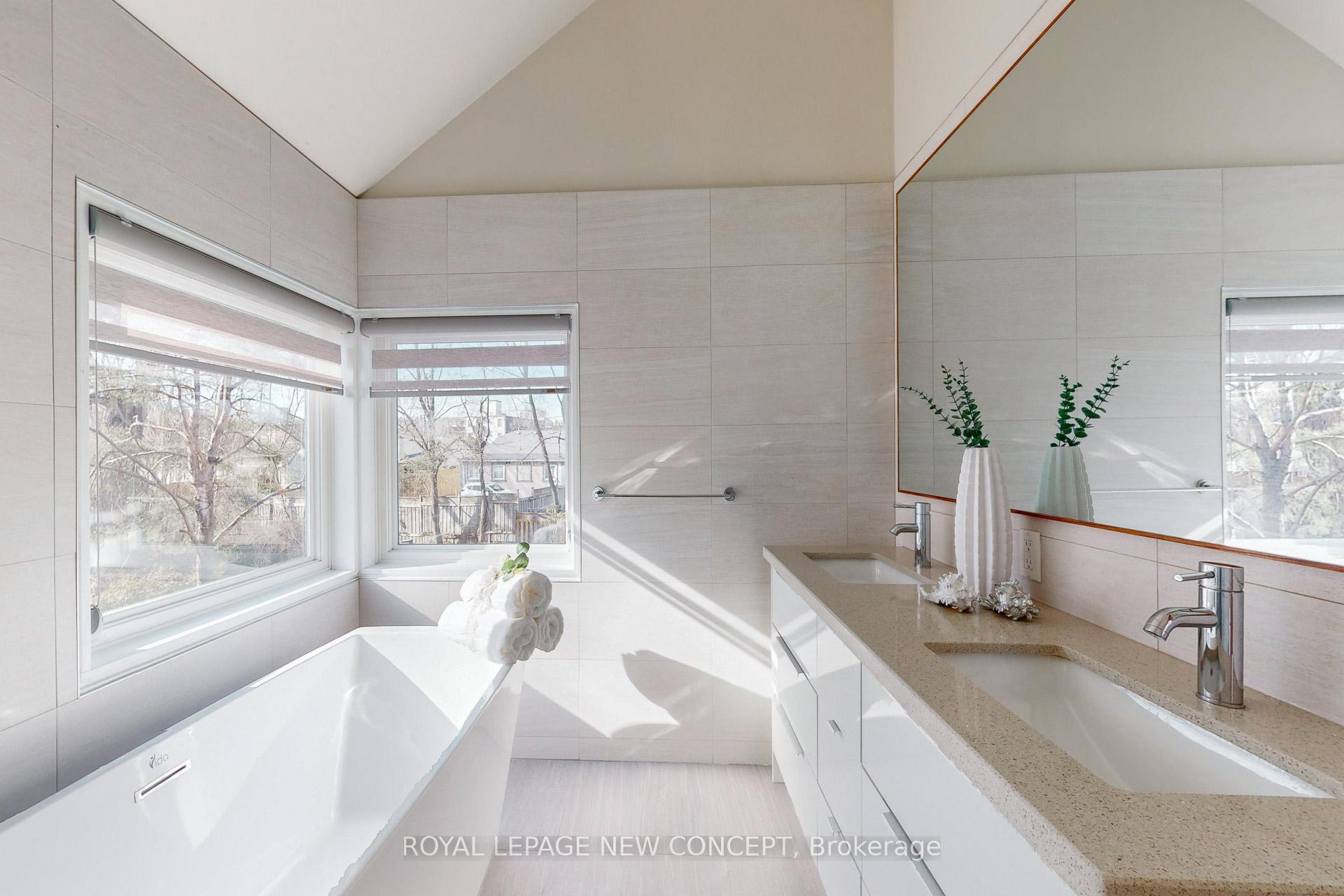 24 Fleetwell Crt, Toronto, ON M2R1L3 | 4 Bedroom 3 Bathroom Detached House | Image 36