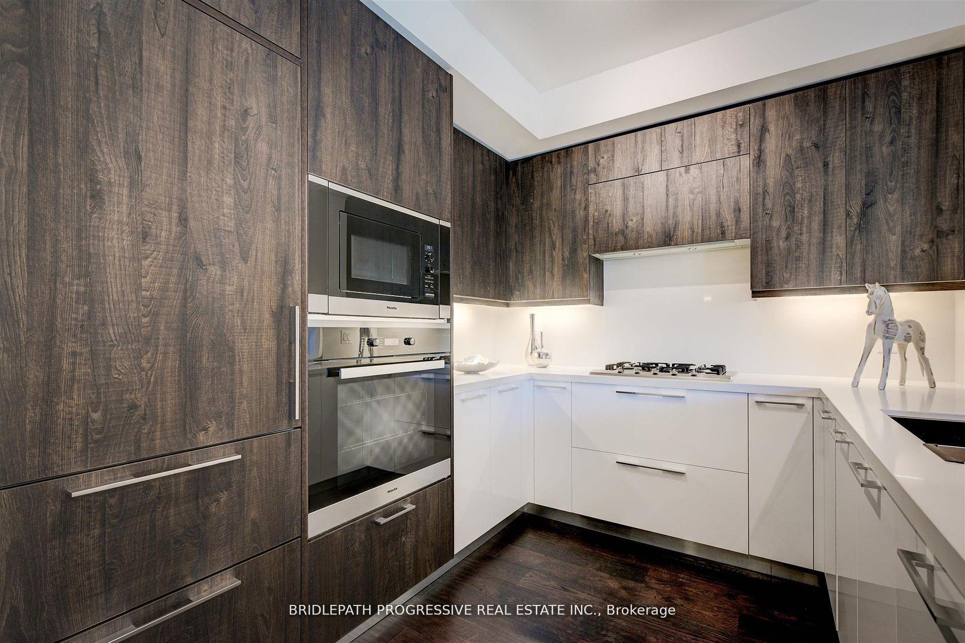 #401 - 3 Southvale Dr, Toronto, ON M4G1G2 | 2 Bedroom 2 Bathroom Condo Apt | Image 16