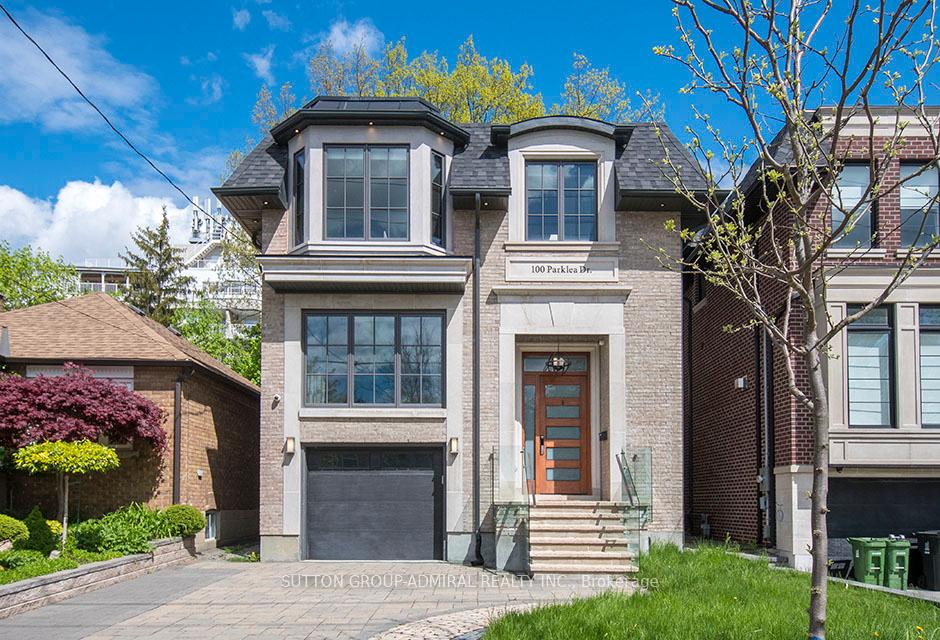 100 Parklea Dr, Toronto, ON M4G2J8 | 4 Bedroom 6 Bathroom Detached House | Image 2