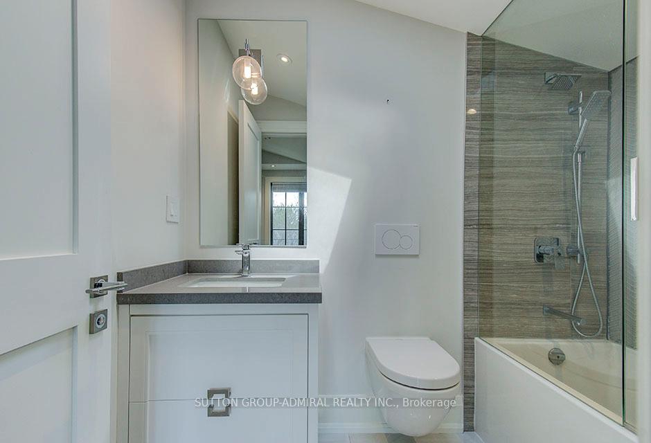 100 Parklea Dr, Toronto, ON M4G2J8 | 4 Bedroom 6 Bathroom Detached House | Image 38