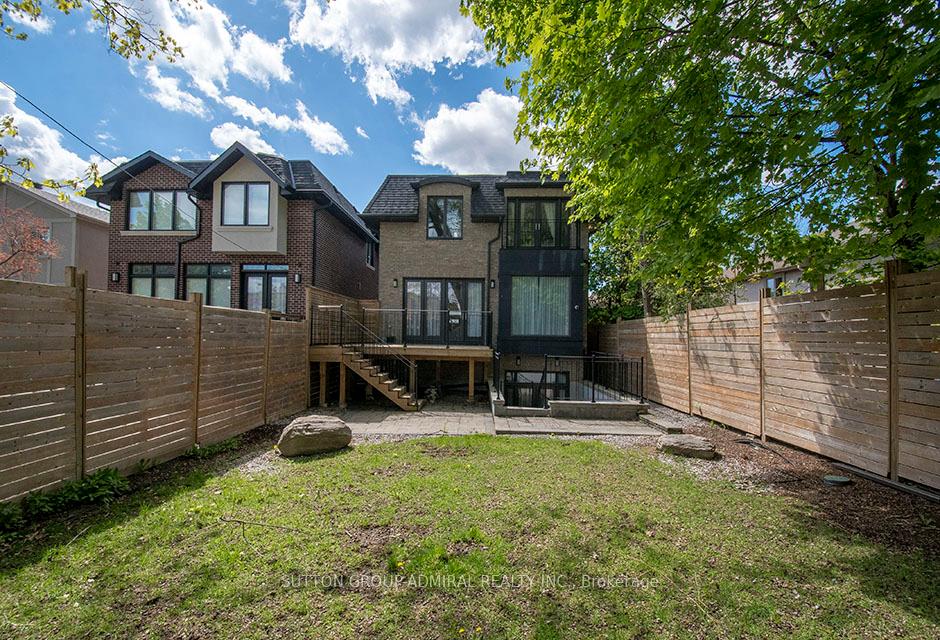 100 Parklea Dr, Toronto, ON M4G2J8 | 4 Bedroom 6 Bathroom Detached House | Image 6